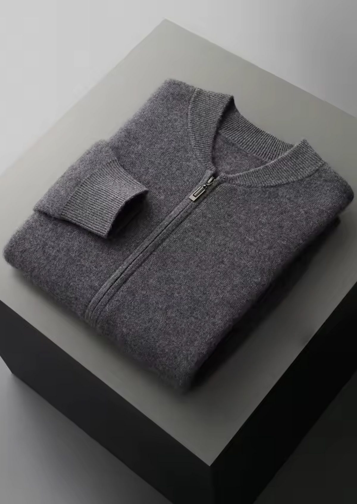 Pure Extra-Fine Merino Wool Dark Gray Falconi Set | Apuro