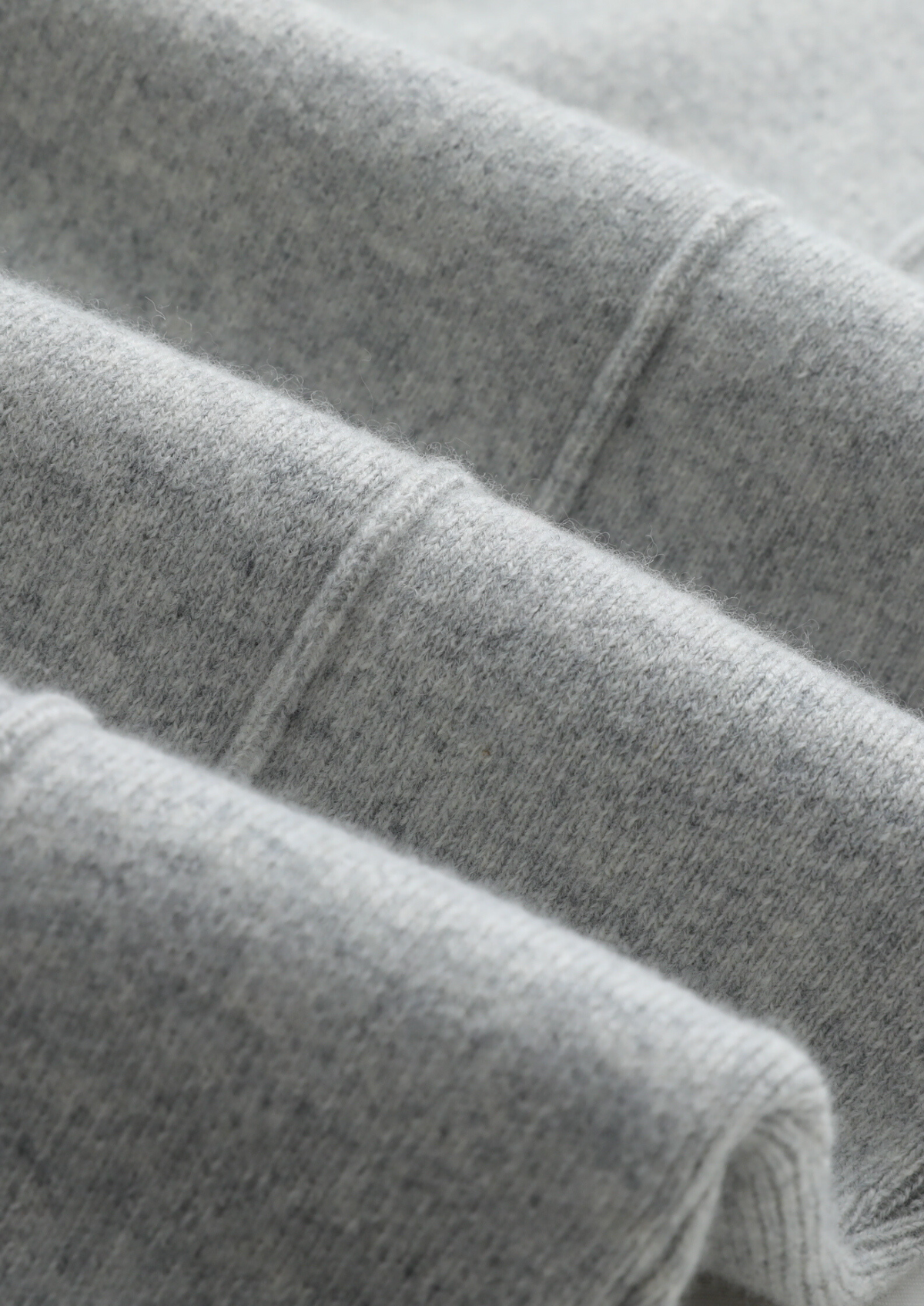 Pure Extra-Fine Merino Wool Light Gray Luzzo Set | Apuro