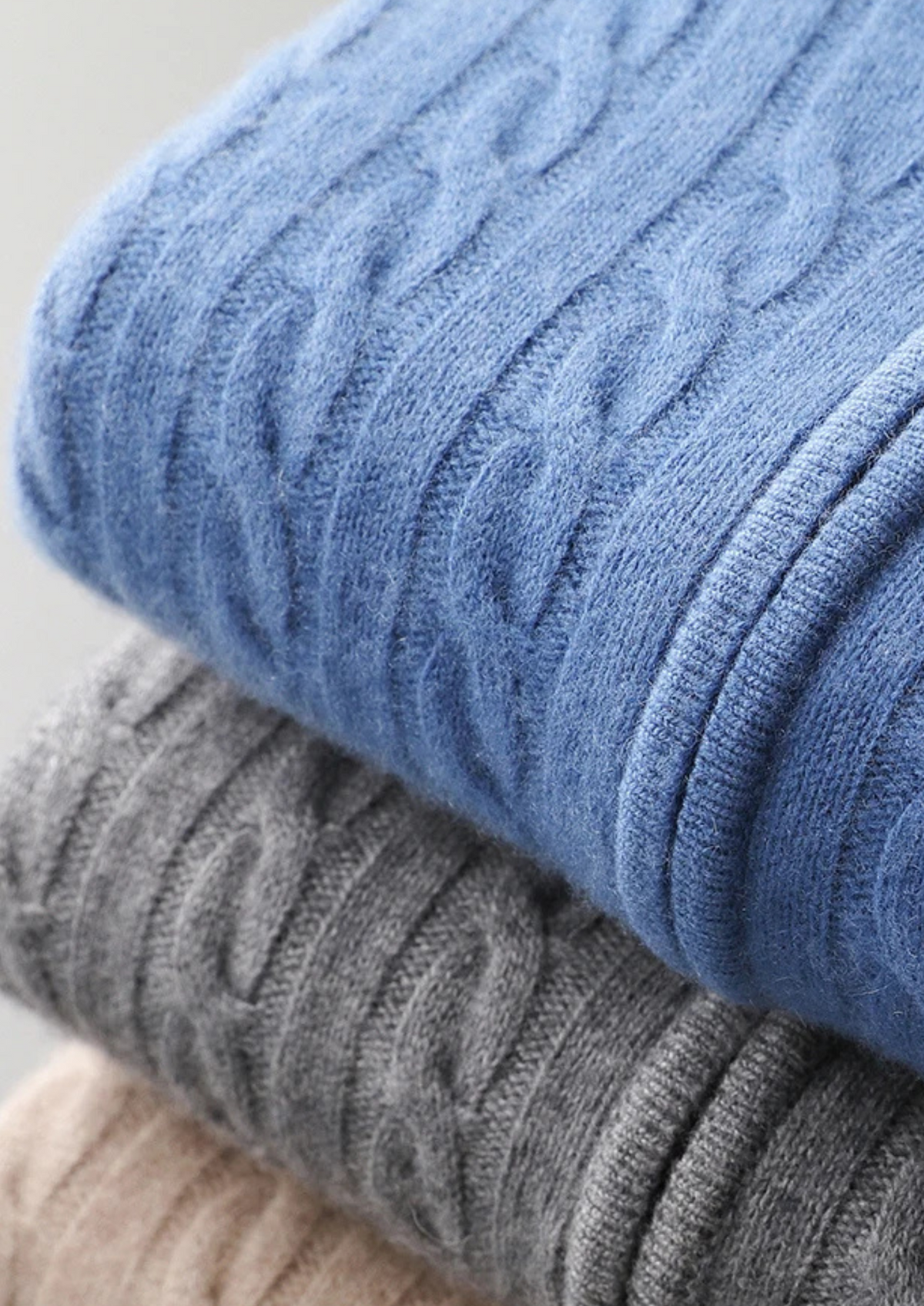 Premium Cashmere Cable Knit Zipper Hoodie | Apuro