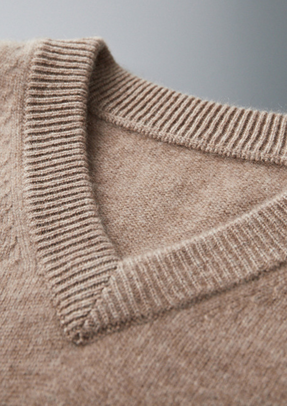 Pure Cashmere Essential V-Neck Sweater | Apuro