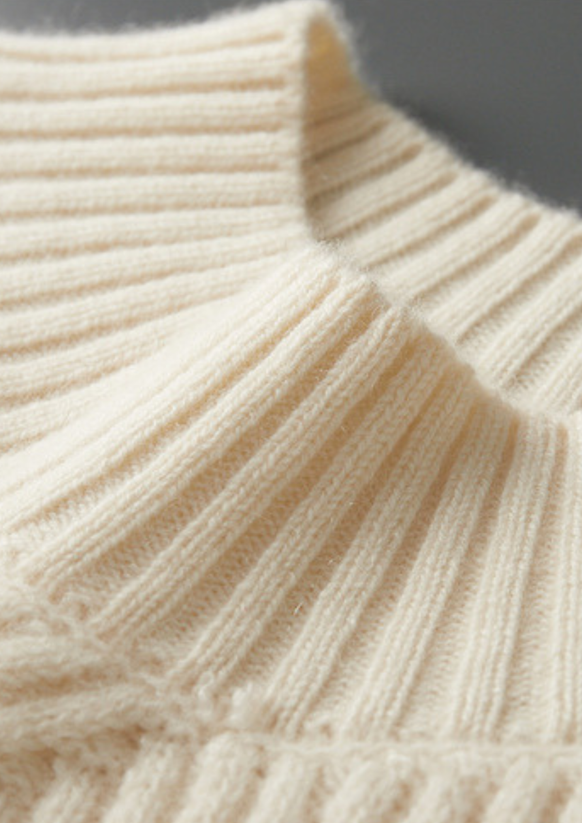 Pure Cashmere Ivory Patterned Mockneck | Apuro