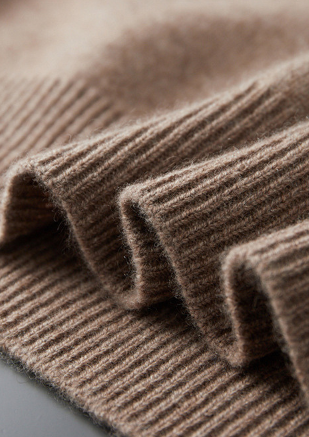 Pure Cashmere Essential V-Neck Sweater | Apuro