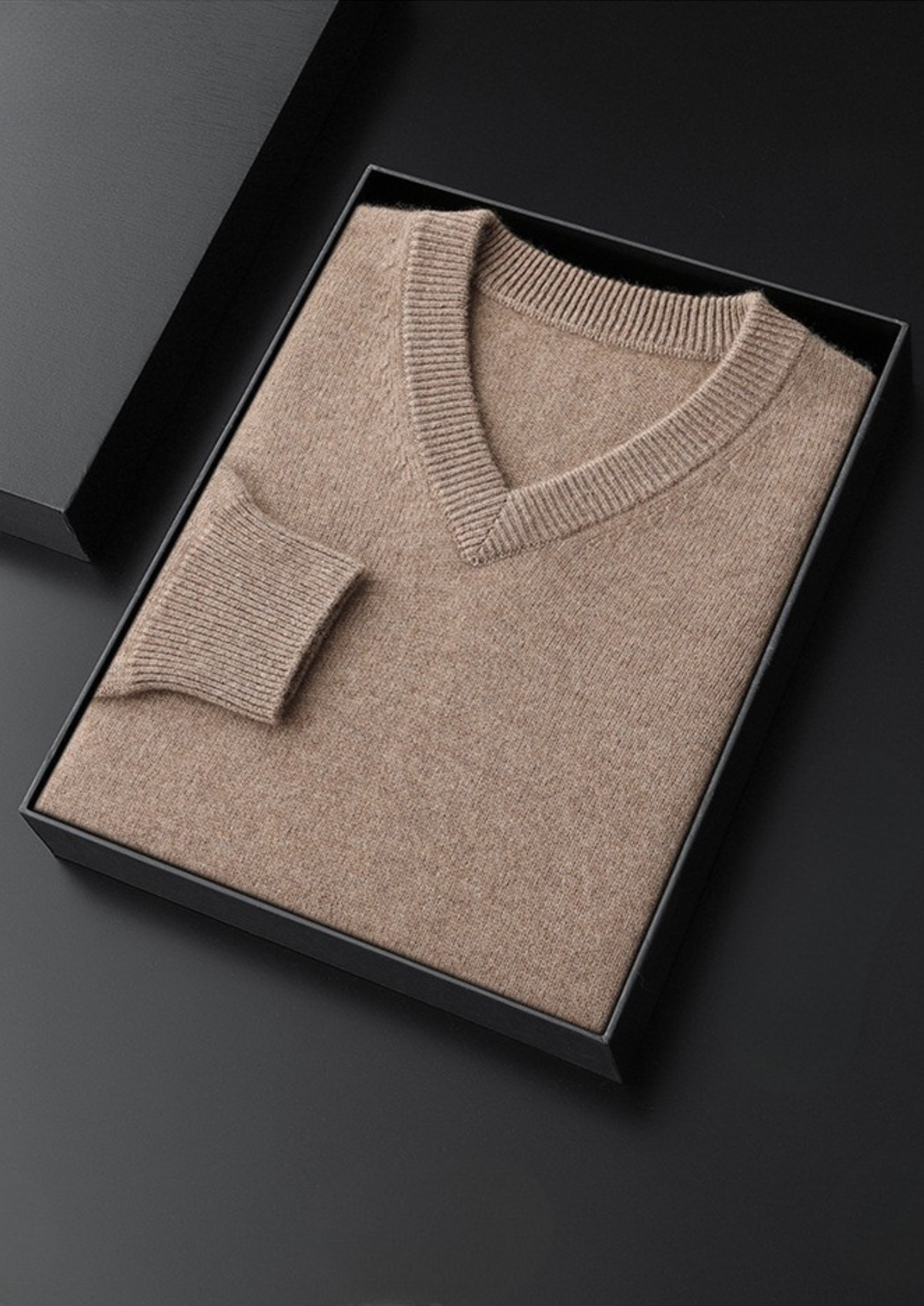 Pure Cashmere Essential V-Neck Sweater | Apuro