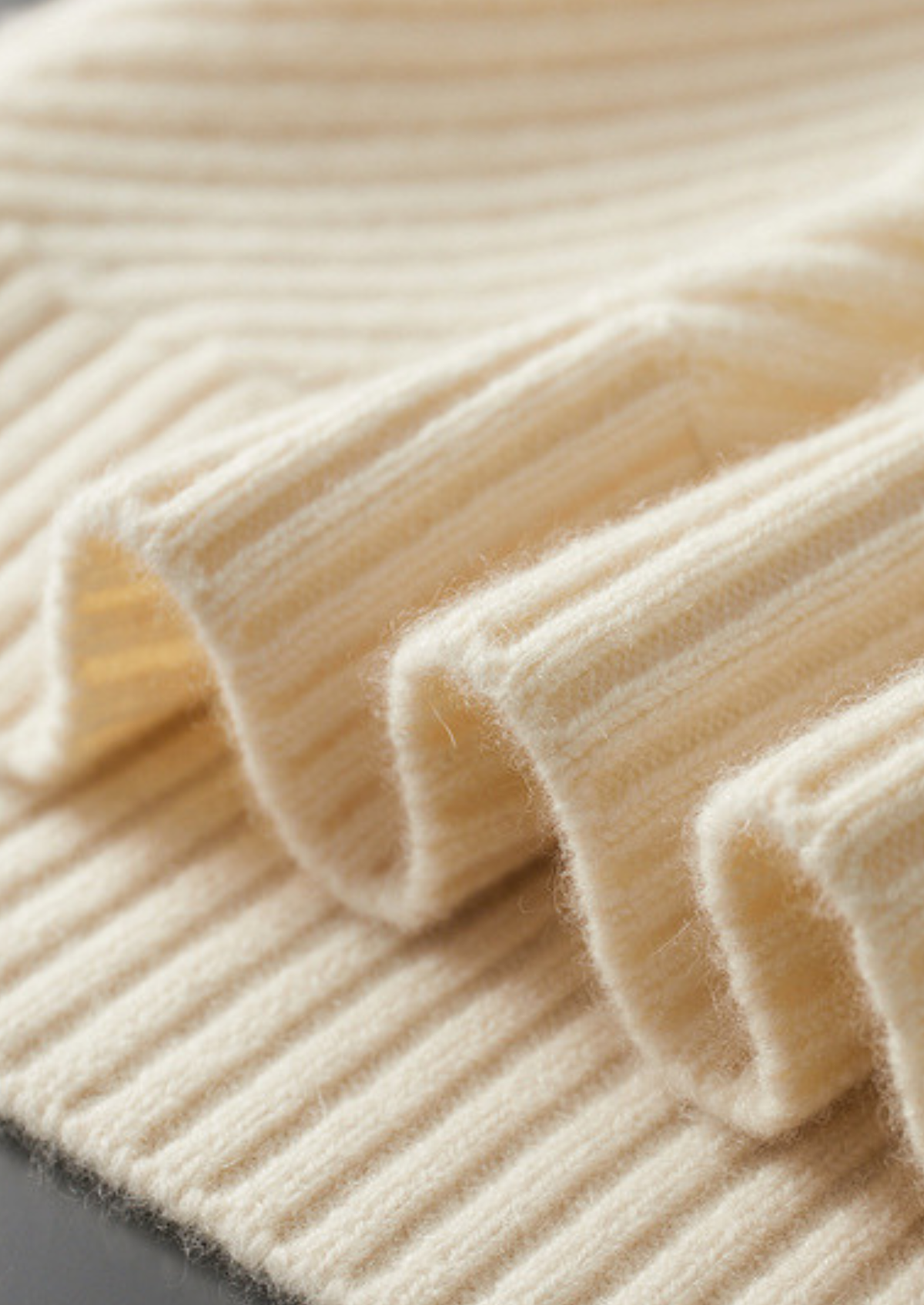 Pure Cashmere Ivory Patterned Mockneck | Apuro