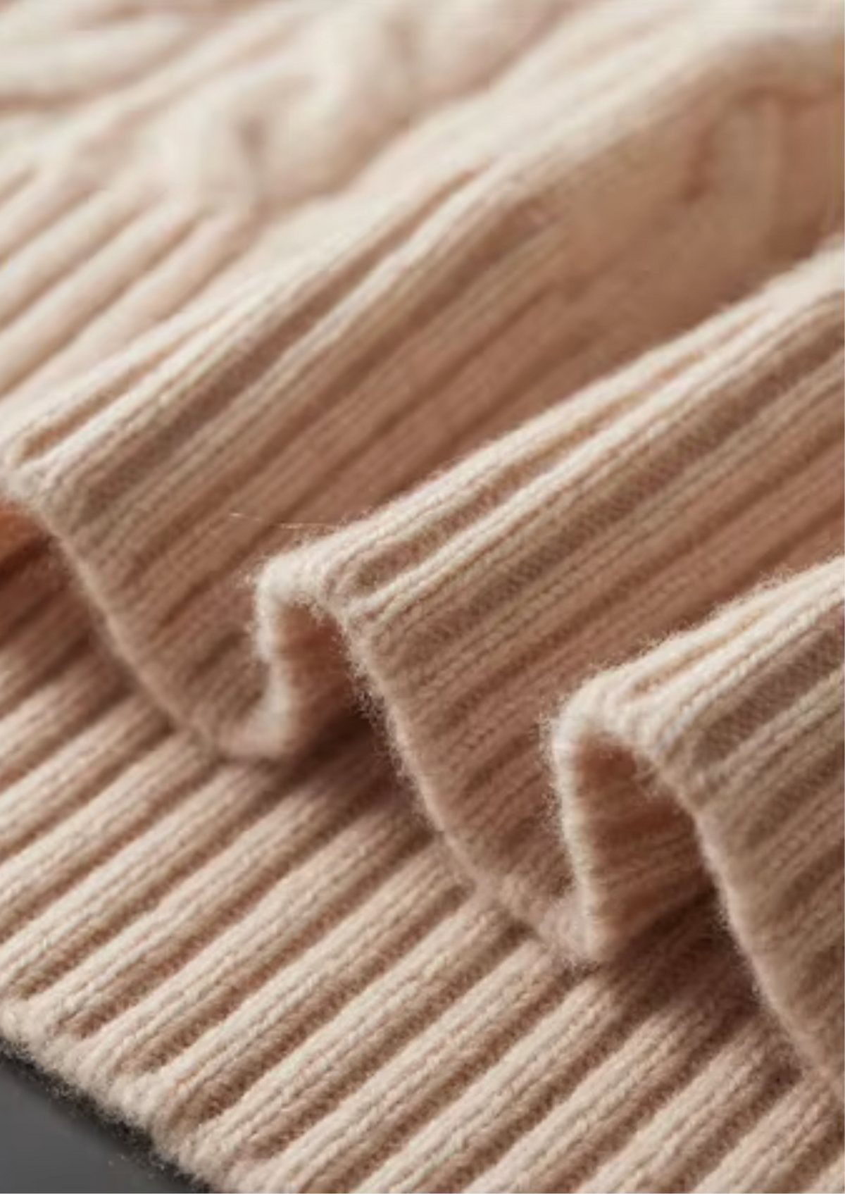Pure Extra-Fine Merino Wool Cable Knit Crewneck | Apuro