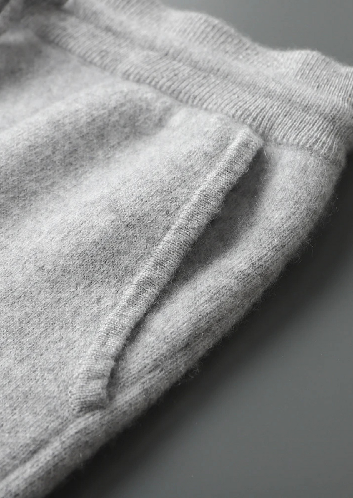 Premium Cashmere Light Gray Alain Leisure Set | Apuro