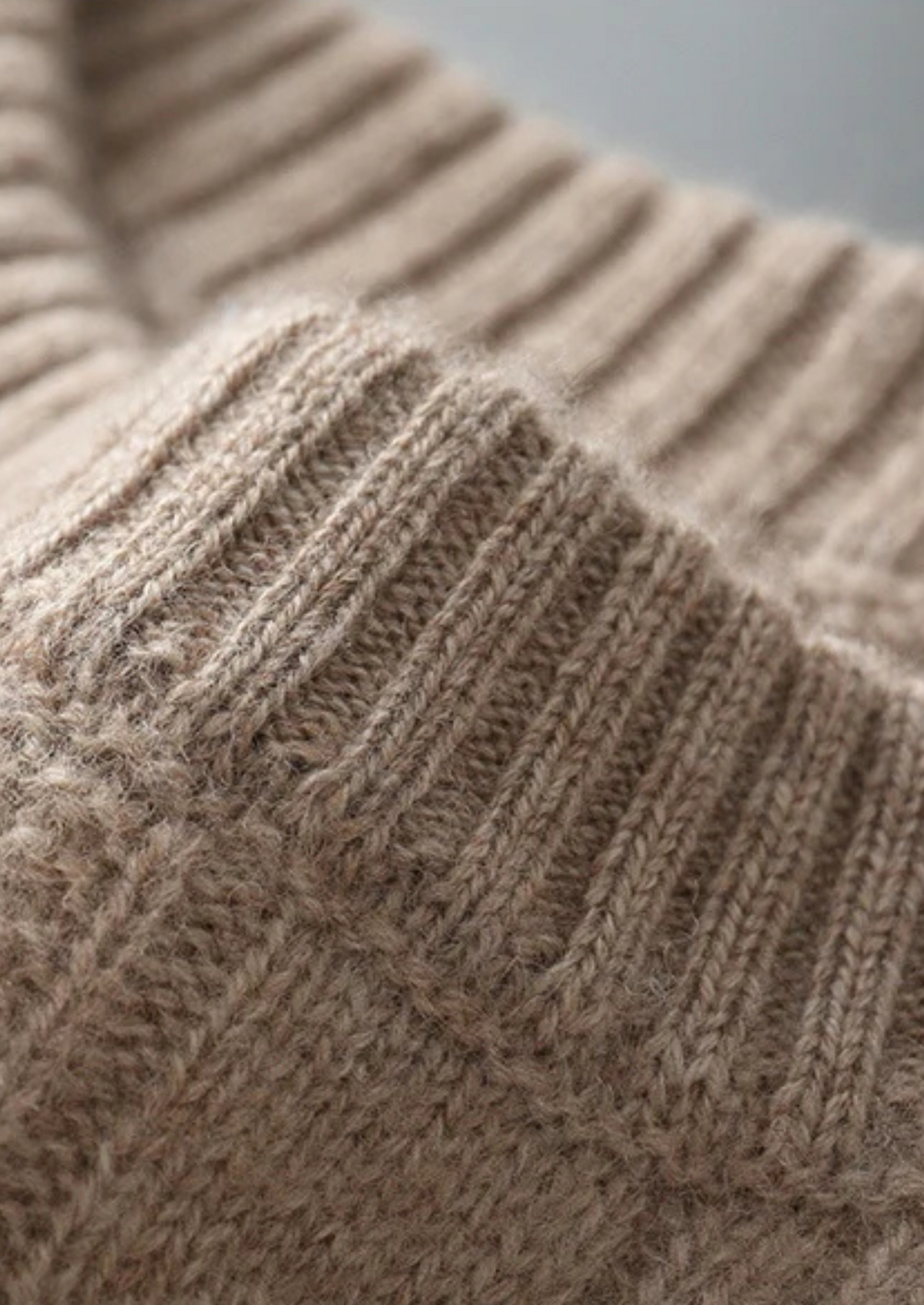 Pure Extra-Fine Merino Wool Cable Crewneck | Apuro