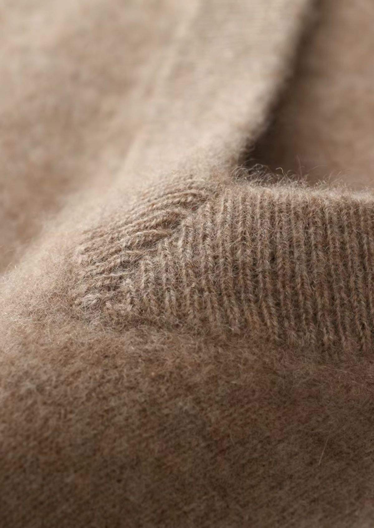Pure Extra-Fine Merino Wool V-Neck Vest | Apuro