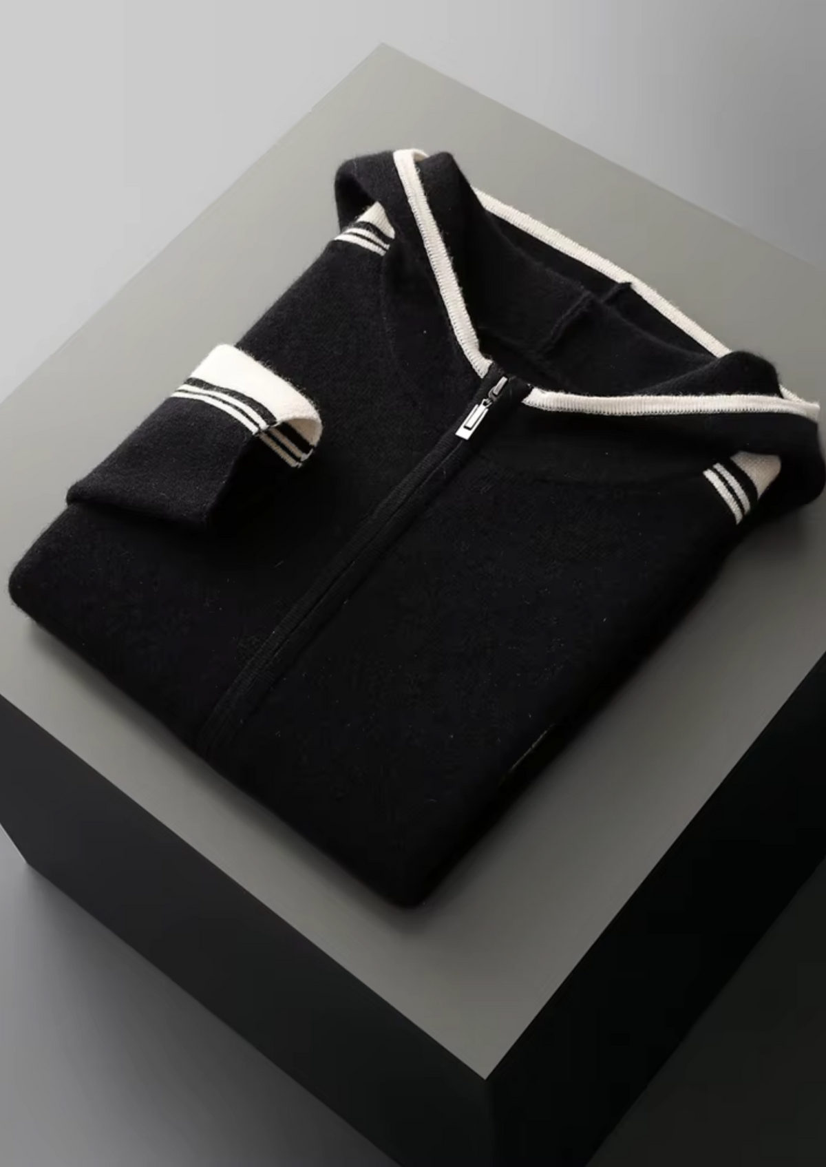 Pure Extra-Fine Merino Wool Black Damien Set | Apuro