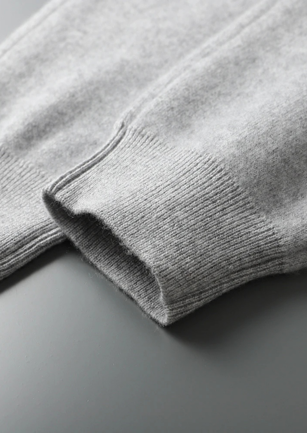 Premium Cashmere Light Gray Alain Leisure Set | Apuro