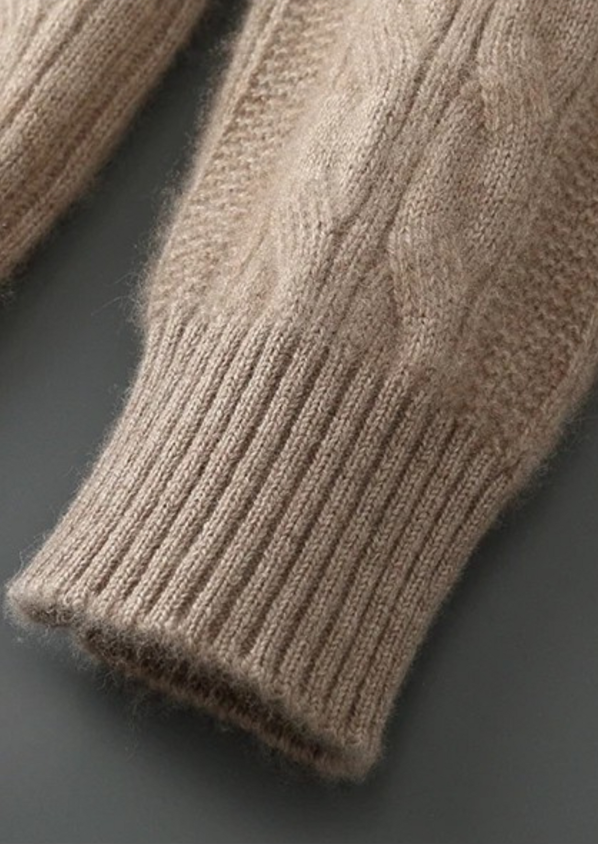 Pure Extra-Fine Merino Wool Cable Crewneck | Apuro