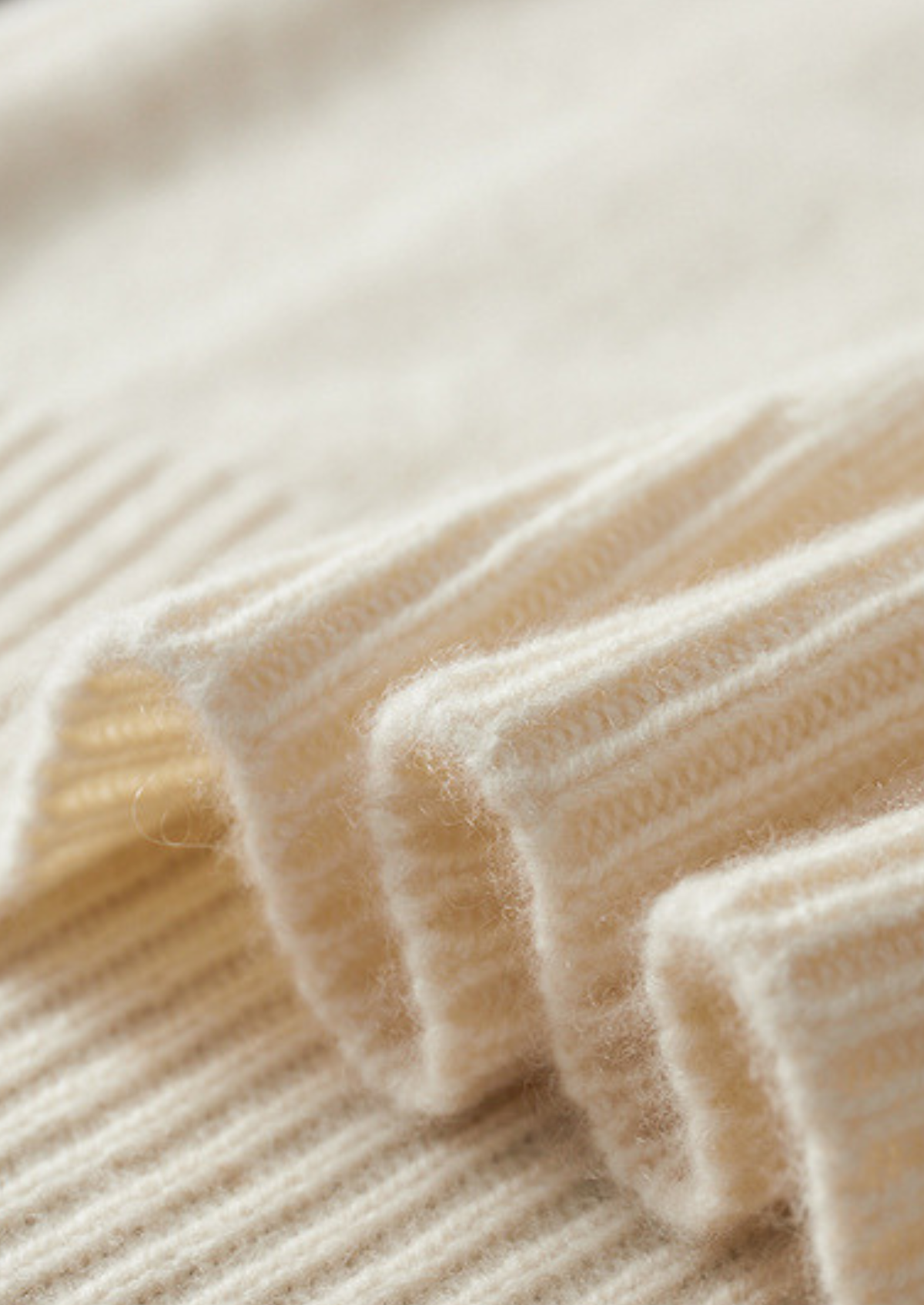 Pure Cashmere Ivory Essential Rollneck | Apuro