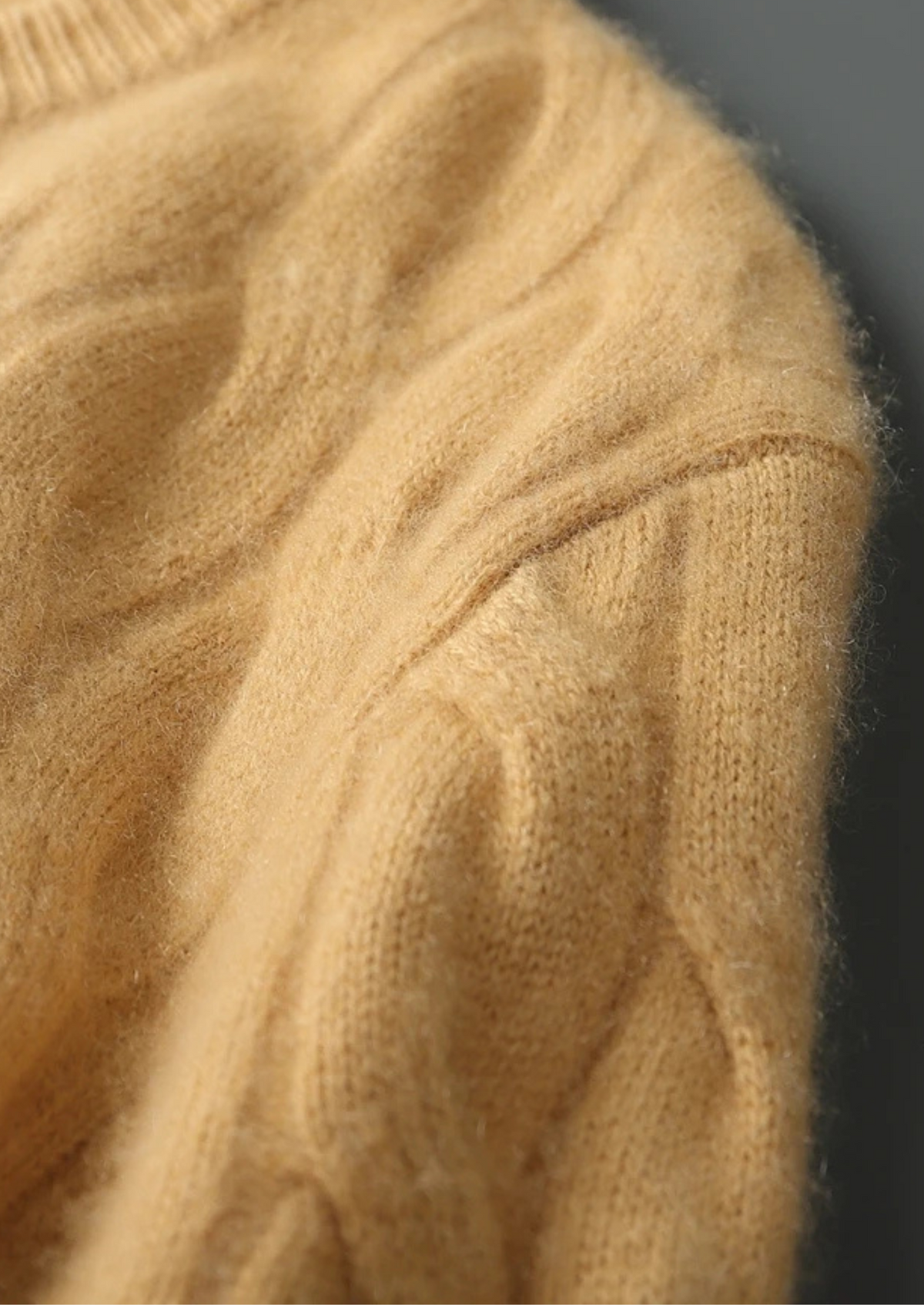 Premium Cashmere Cable Crewneck | Apuro