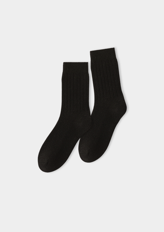 Black Ultra-Soft Ribbed Merino Wool Socks | Apuro