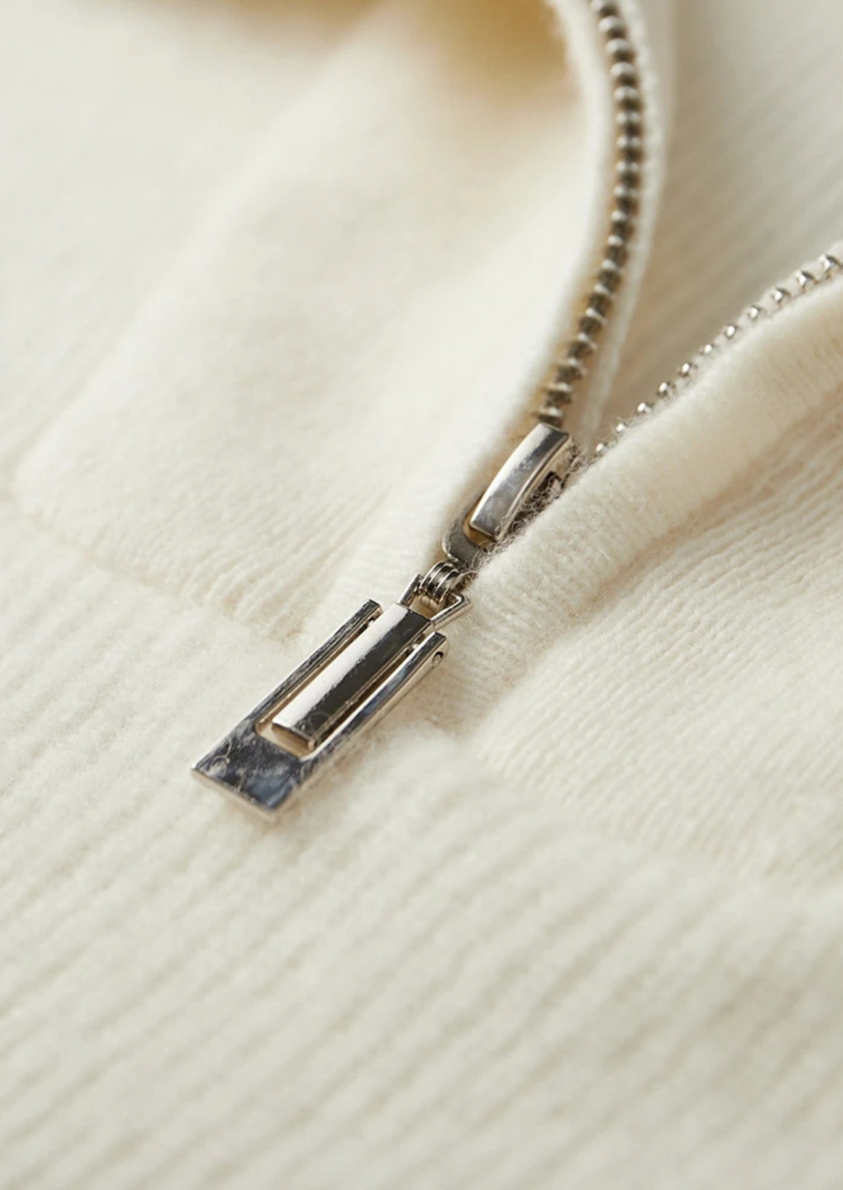 Premium Cashmere Ribbed Half-Zip Sweater | Apuro