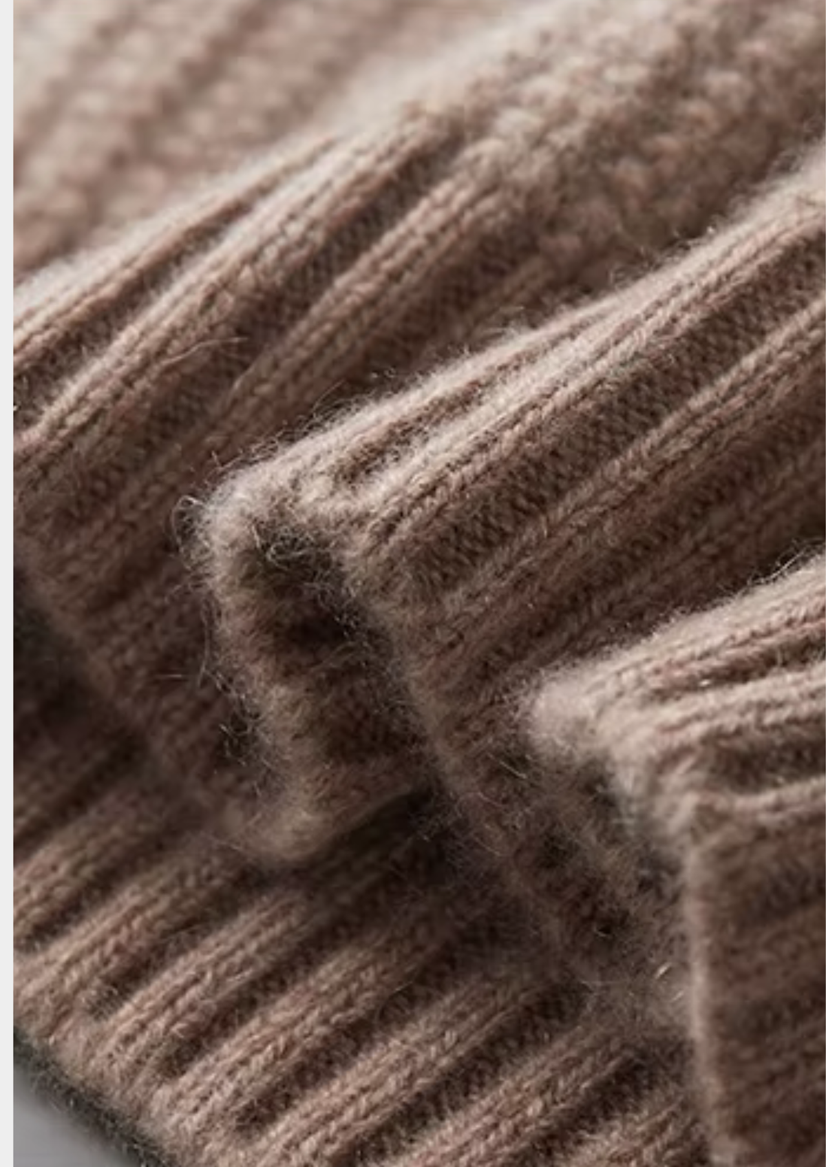 Pure Cashmere Beige Heavyweight Crewneck | Apuro