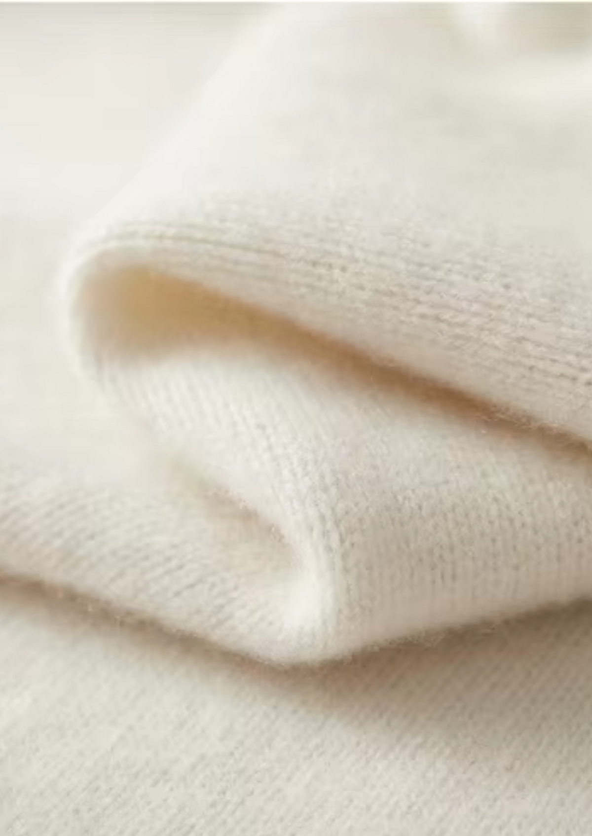 Pure Extra-Fine Merino Wool Classic Button Sweater | Apuro