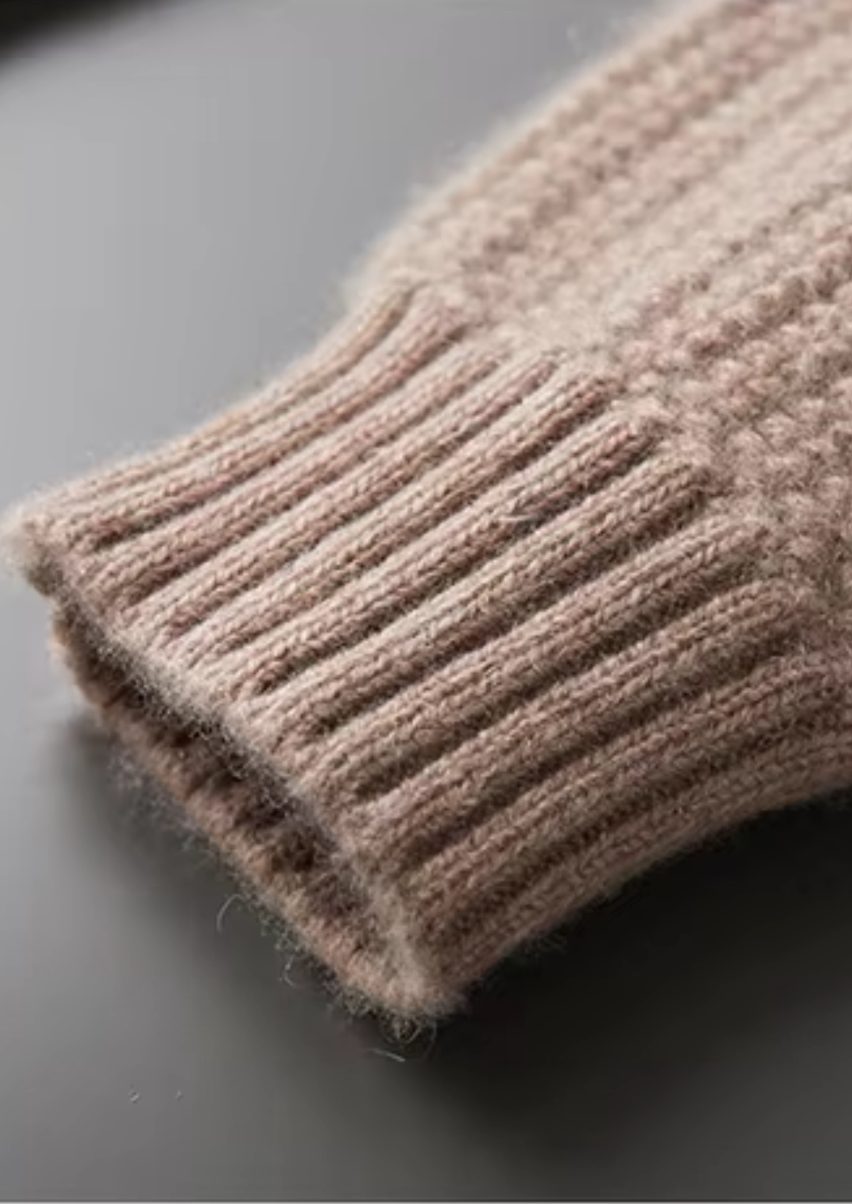 Pure Cashmere Beige Heavyweight Crewneck | Apuro