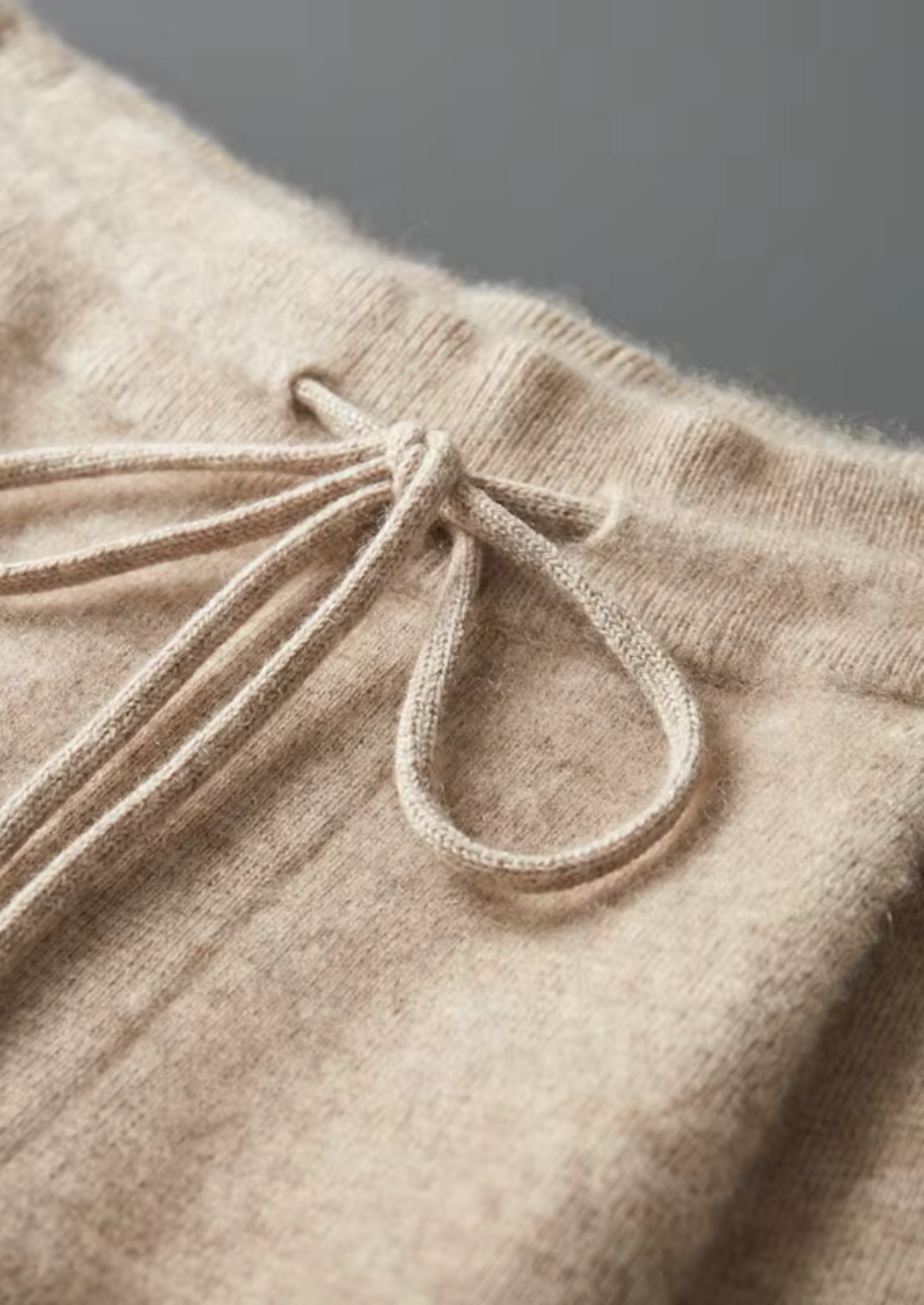 Premium Cashmere Pleated Trousers | Apuro