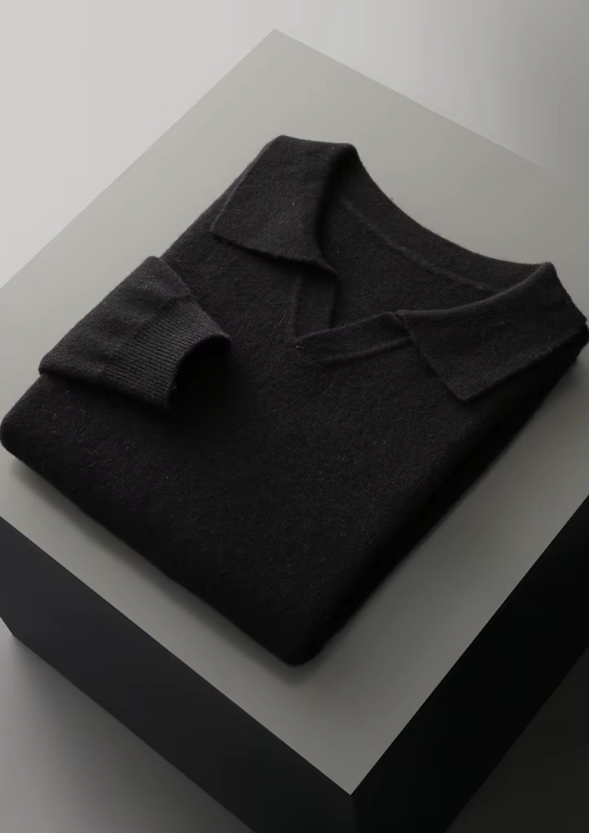 Pure Extra-Fine Merino Wool Ribbed Buttonless Polo | Apuro