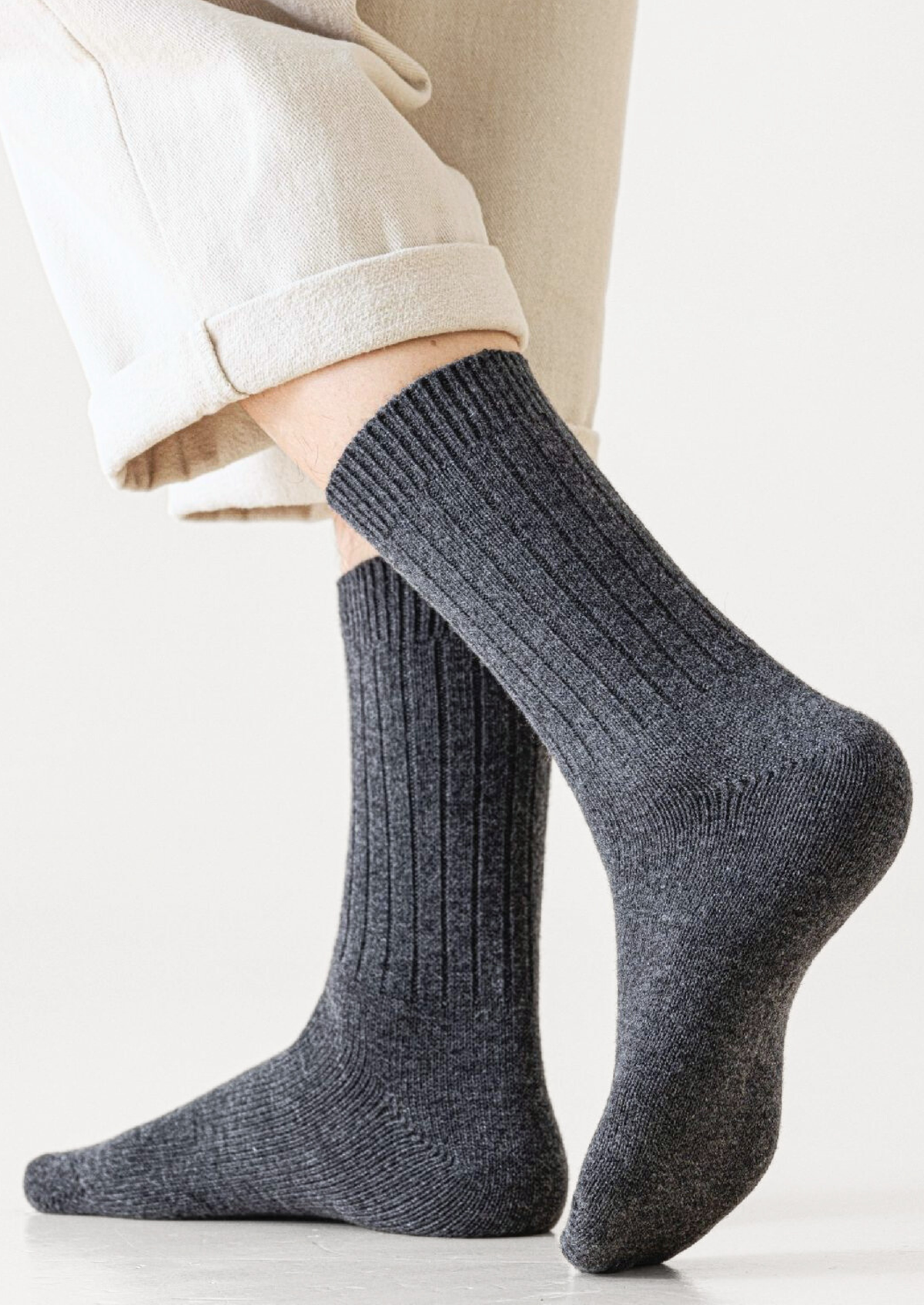 Dark Gray Ultra-Soft Ribbed Merino Wool Socks | Apuro