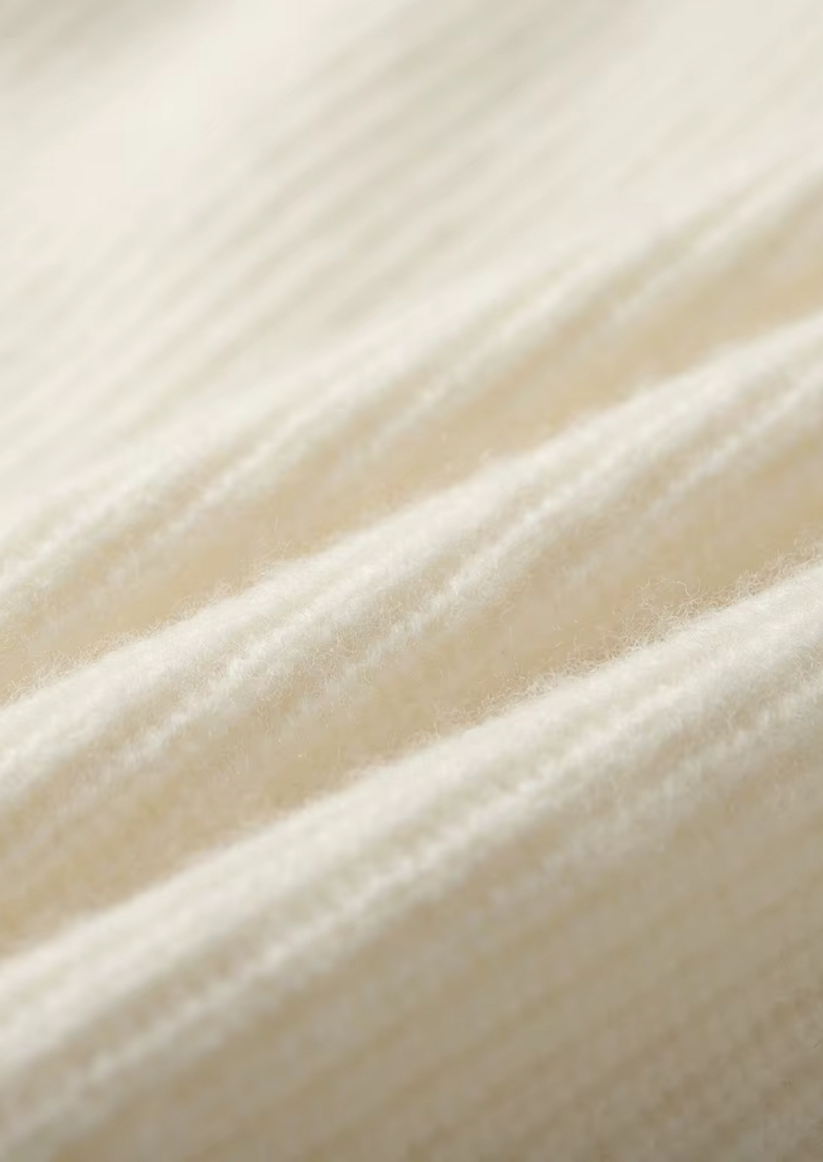 Premium Cashmere Ribbed V-Neck Sweater | Apuro