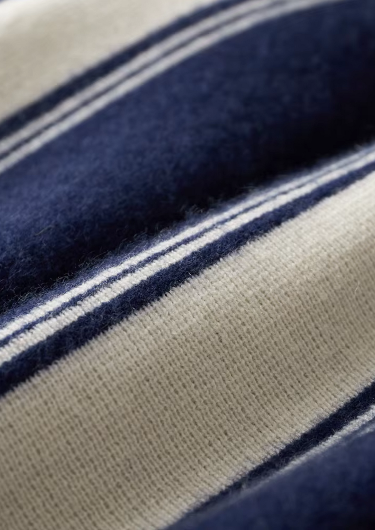 Pure Extra-Fine Merino Wool Navy Blue Damien Set | Apuro