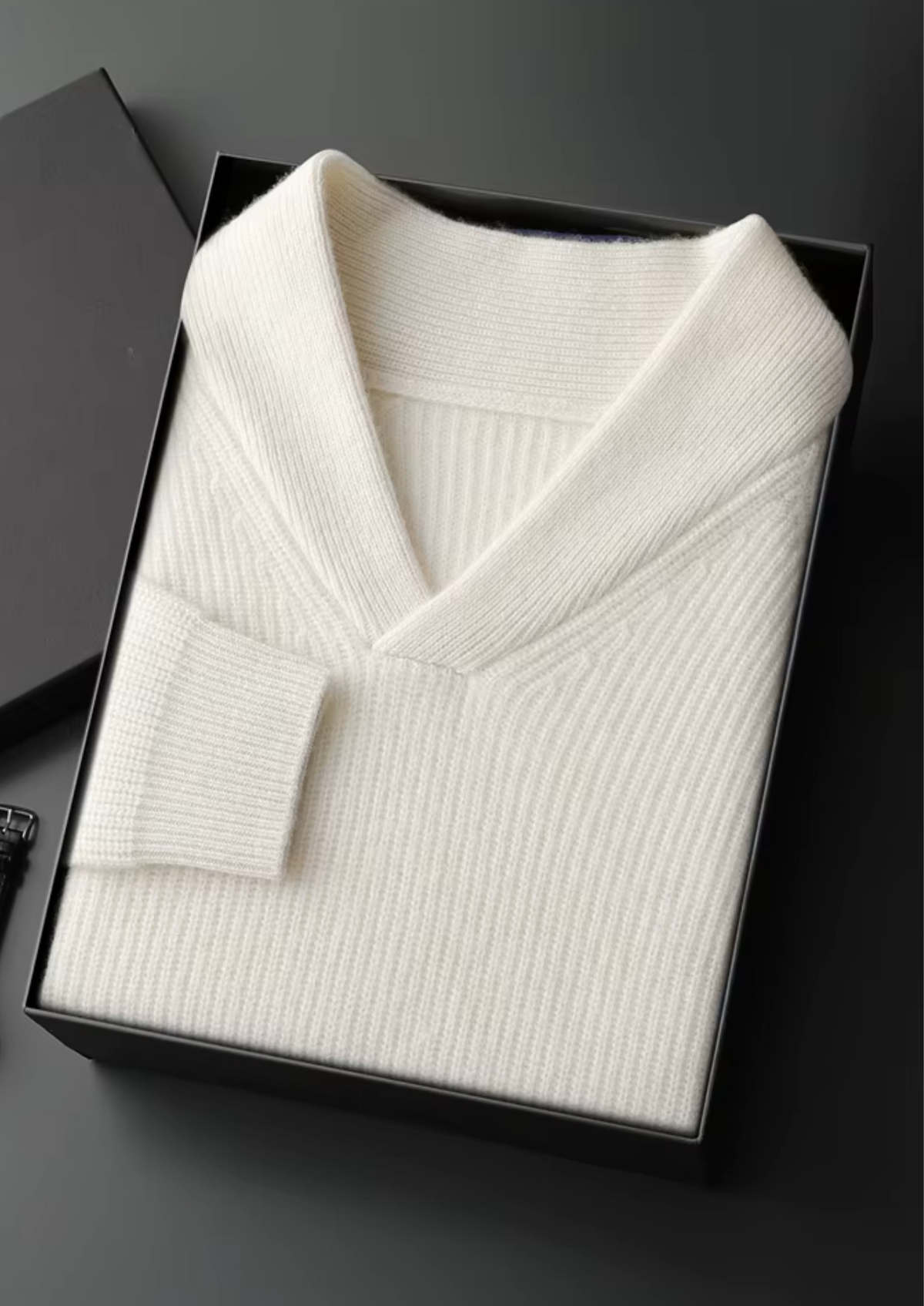 Premium Cashmere Ribbed V-Neck Sweater | Apuro