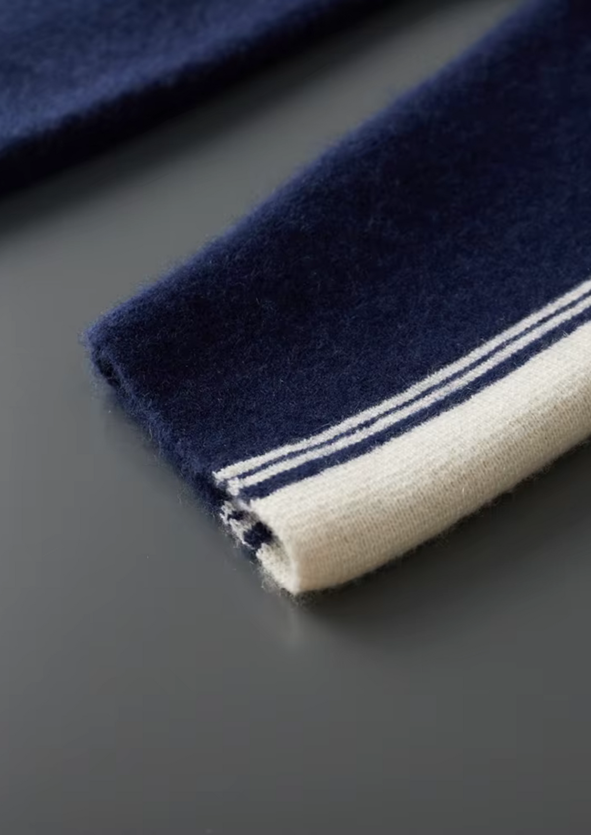 Pure Extra-Fine Merino Wool Navy Blue Damien Set | Apuro