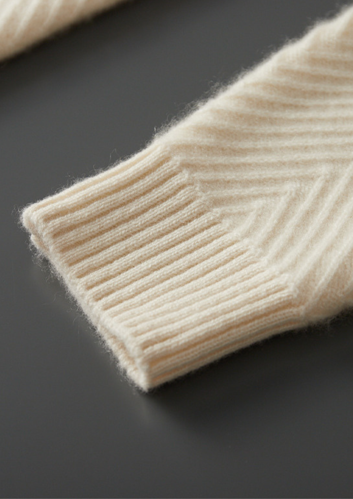 Pure Cashmere Ivory Herringbone Crewneck | Apuro