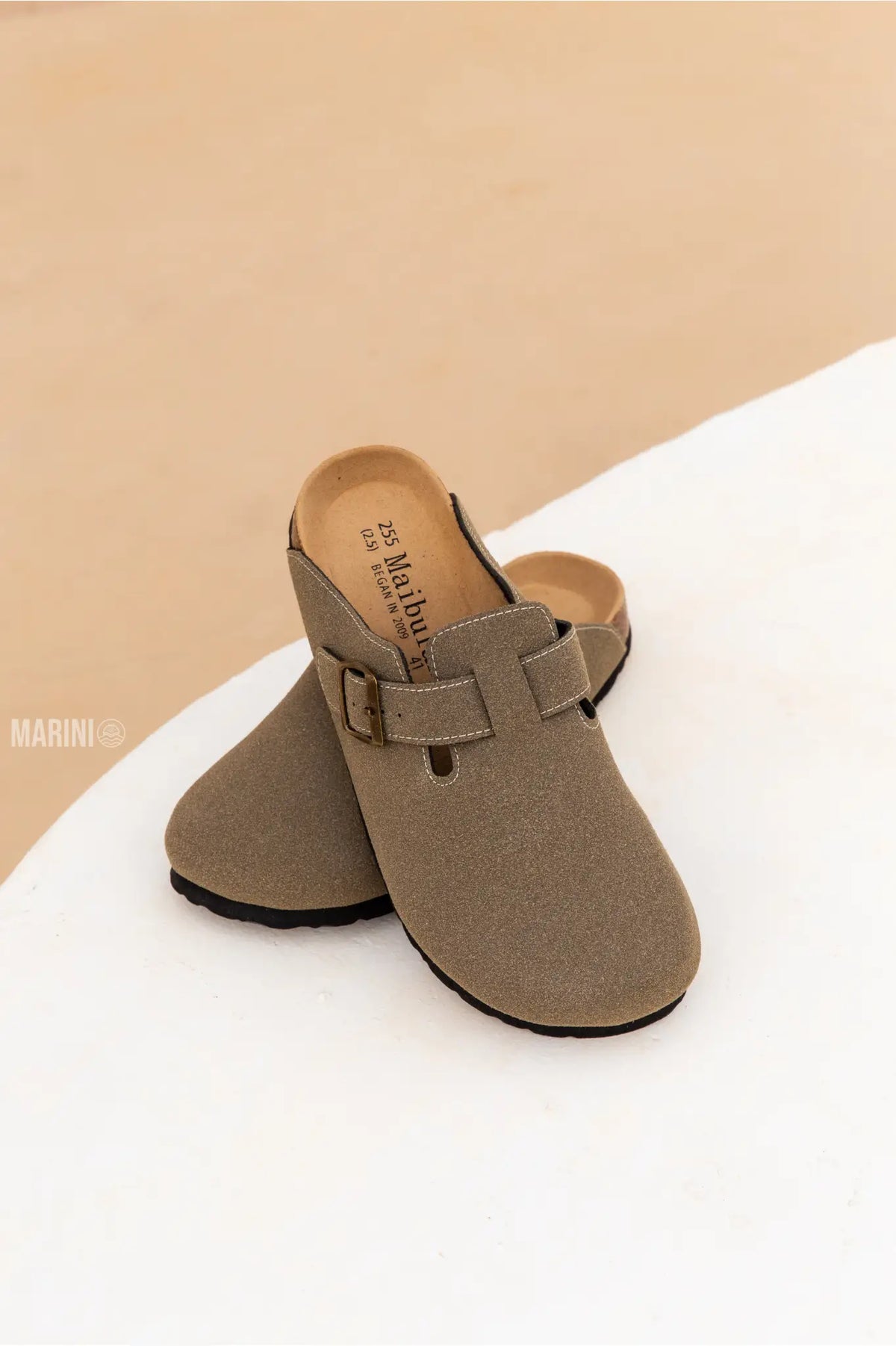 Apuro Suede Boston Clogs - Moss Green