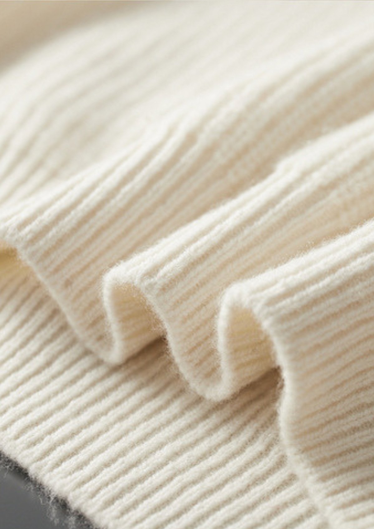 Pure Extra-Fine Merino Wool Ribbed Raglan Crewneck | Apuro