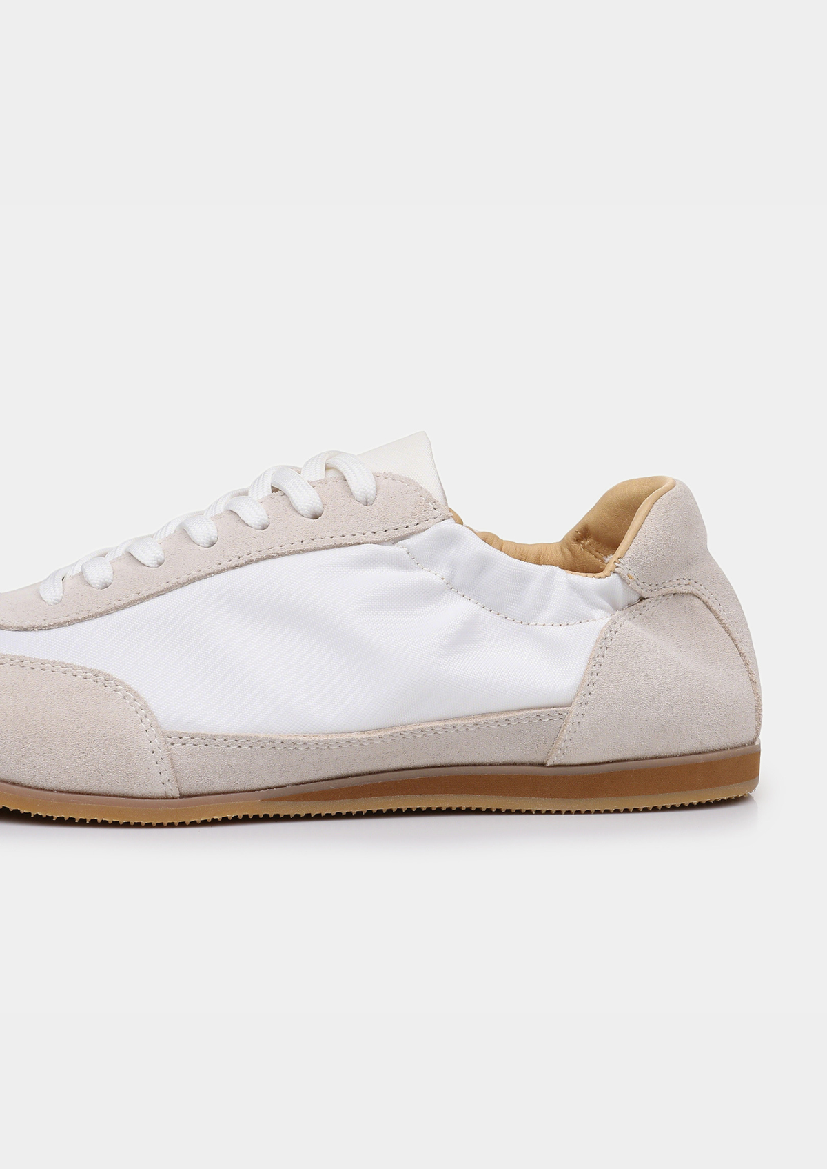 Monaco Ivory Hybrid Retro Runner | Apuro