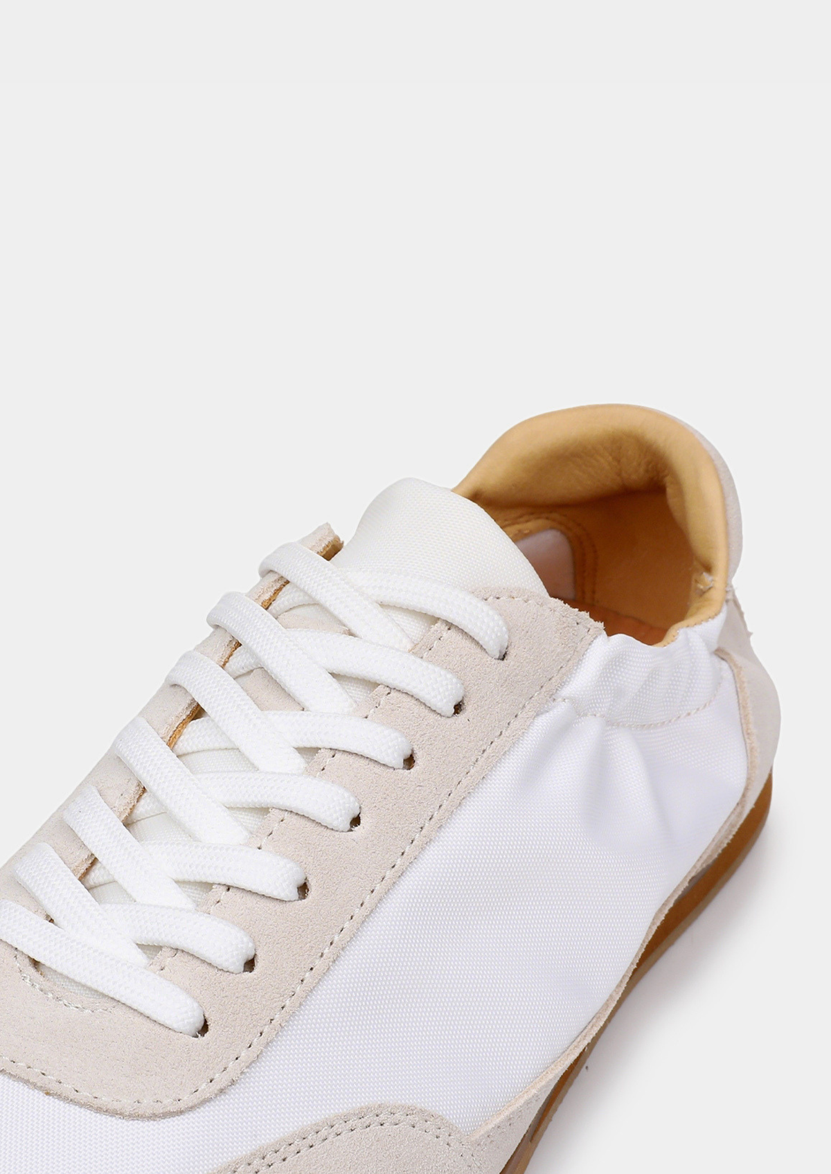 Monaco Ivory Hybrid Retro Runner | Apuro