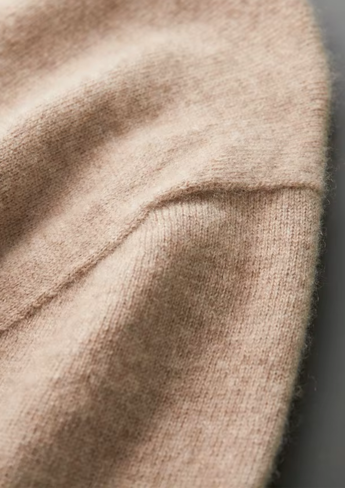 Premium Cashmere Classic Crewneck T-Shirt - Light Beige | Apuro