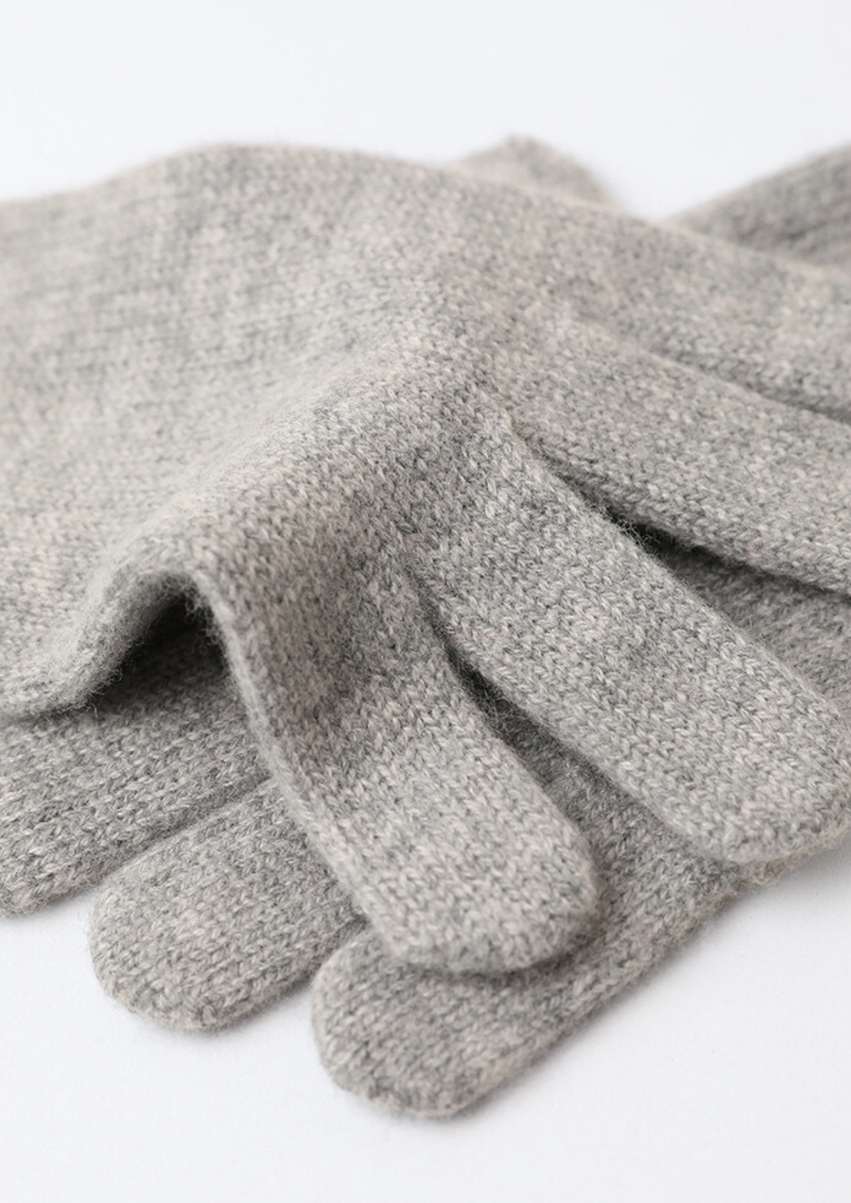 Pure Extra-Fine Merino Wool Wintertime Essentials - Light Gray | Apuro