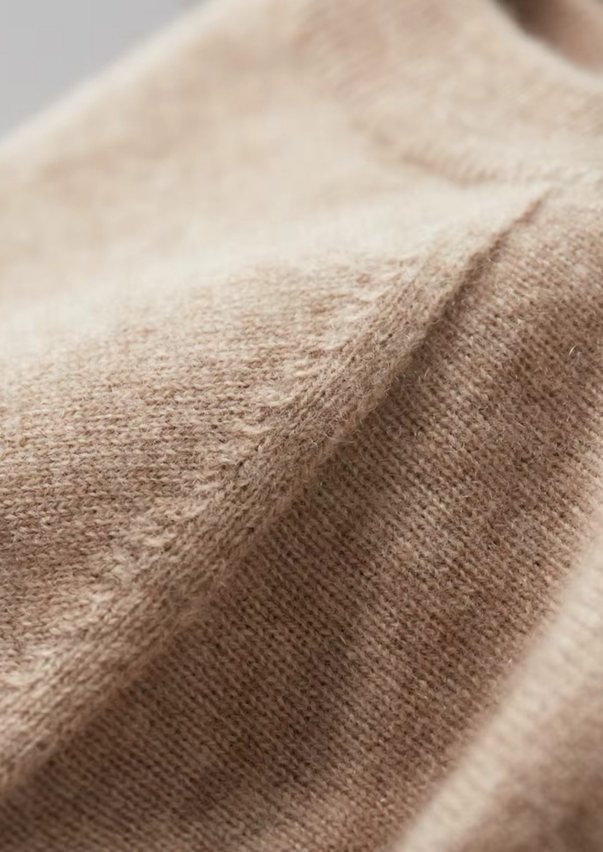 Premium Cashmere Classic Crewneck T-Shirt - Light Beige | Apuro