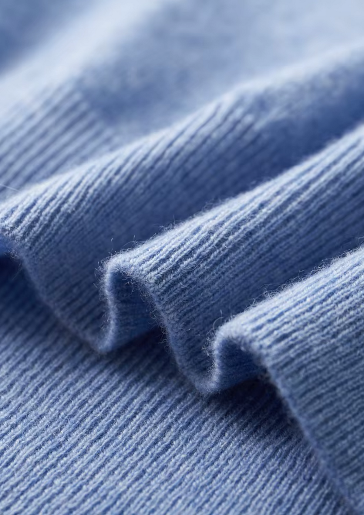 Premium Cashmere Classic Crewneck T-Shirt - Light Blue | Apuro