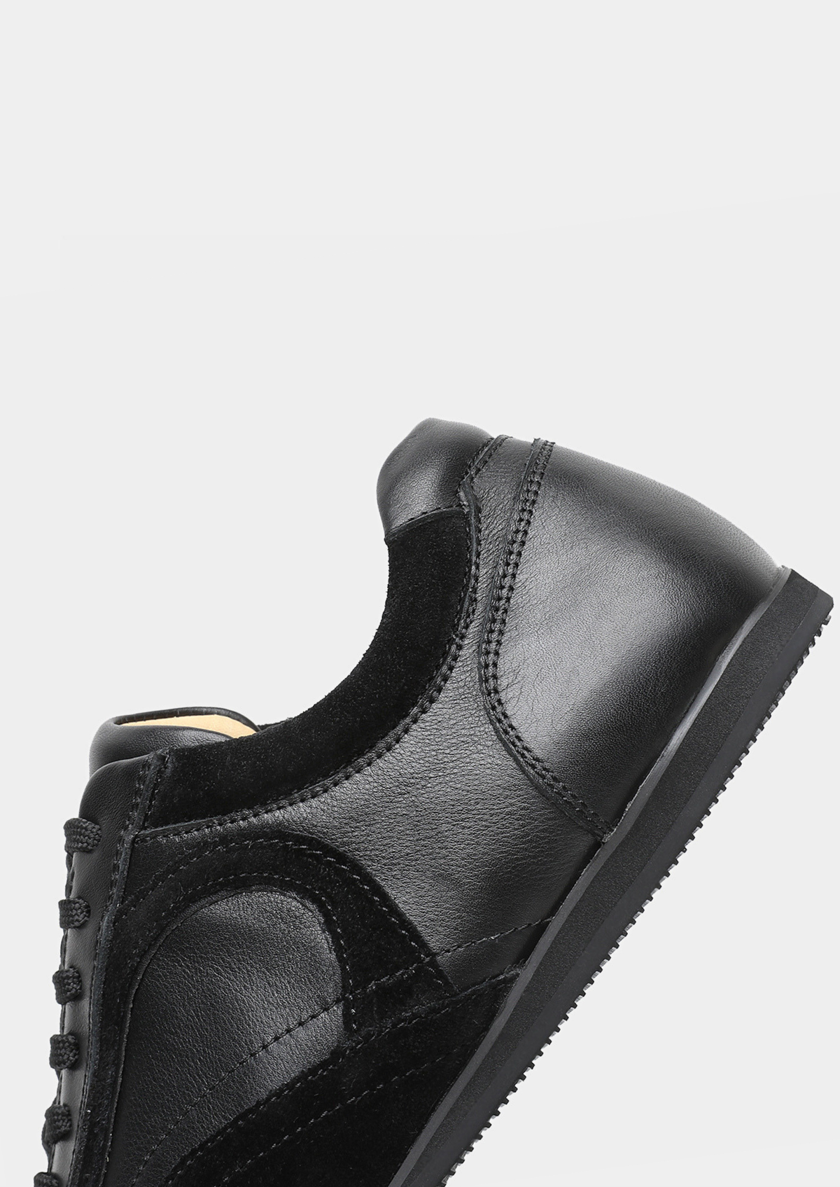Black Retro Hybrid Suede Leather Runner | Apuro