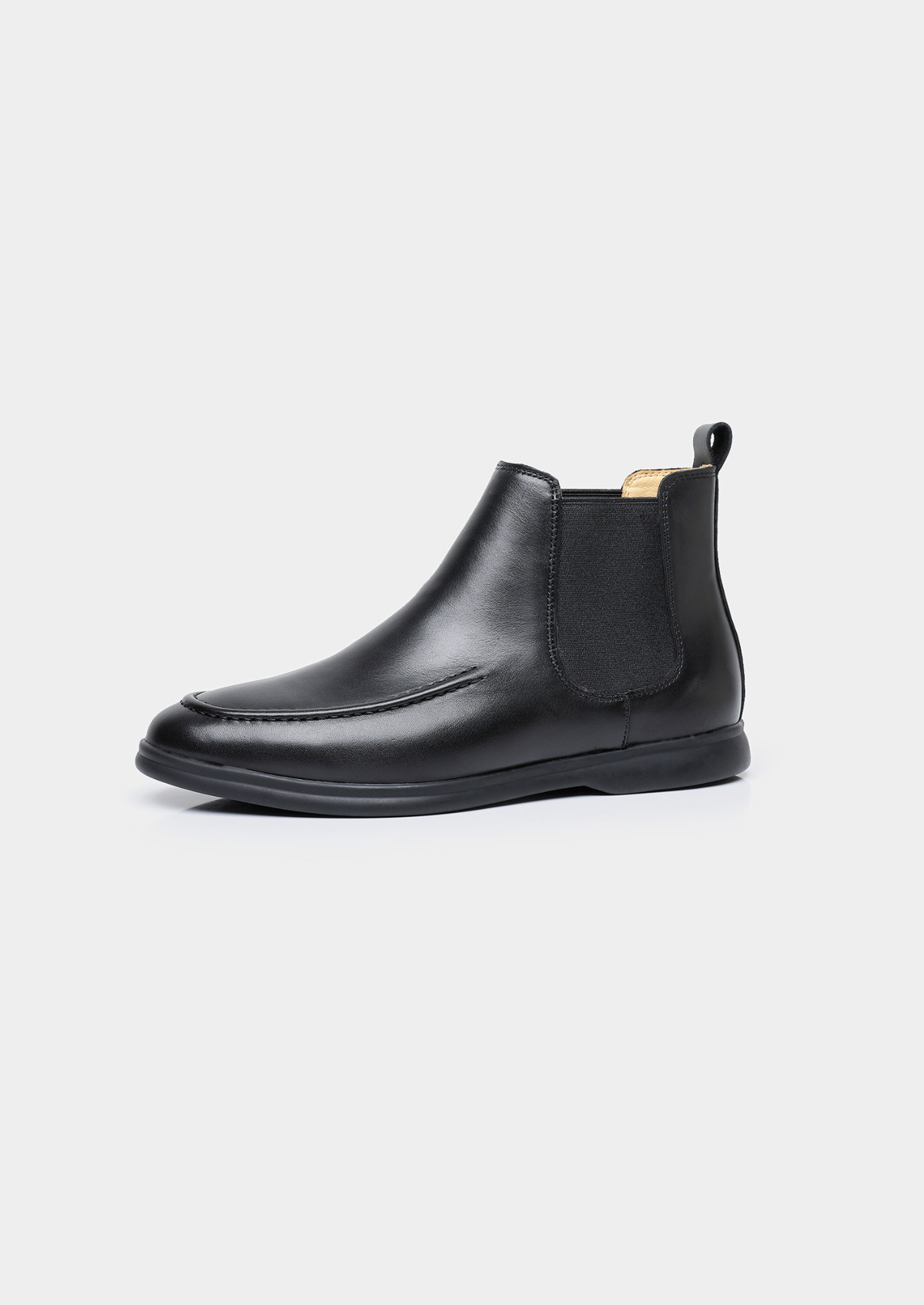 Black Leather Chelsea Boot | Apuro