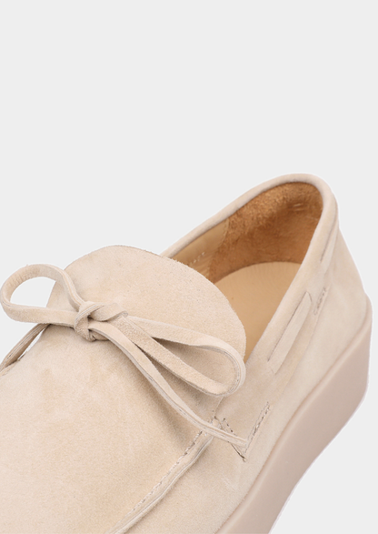 Ivory Boat Loafers | Apuro