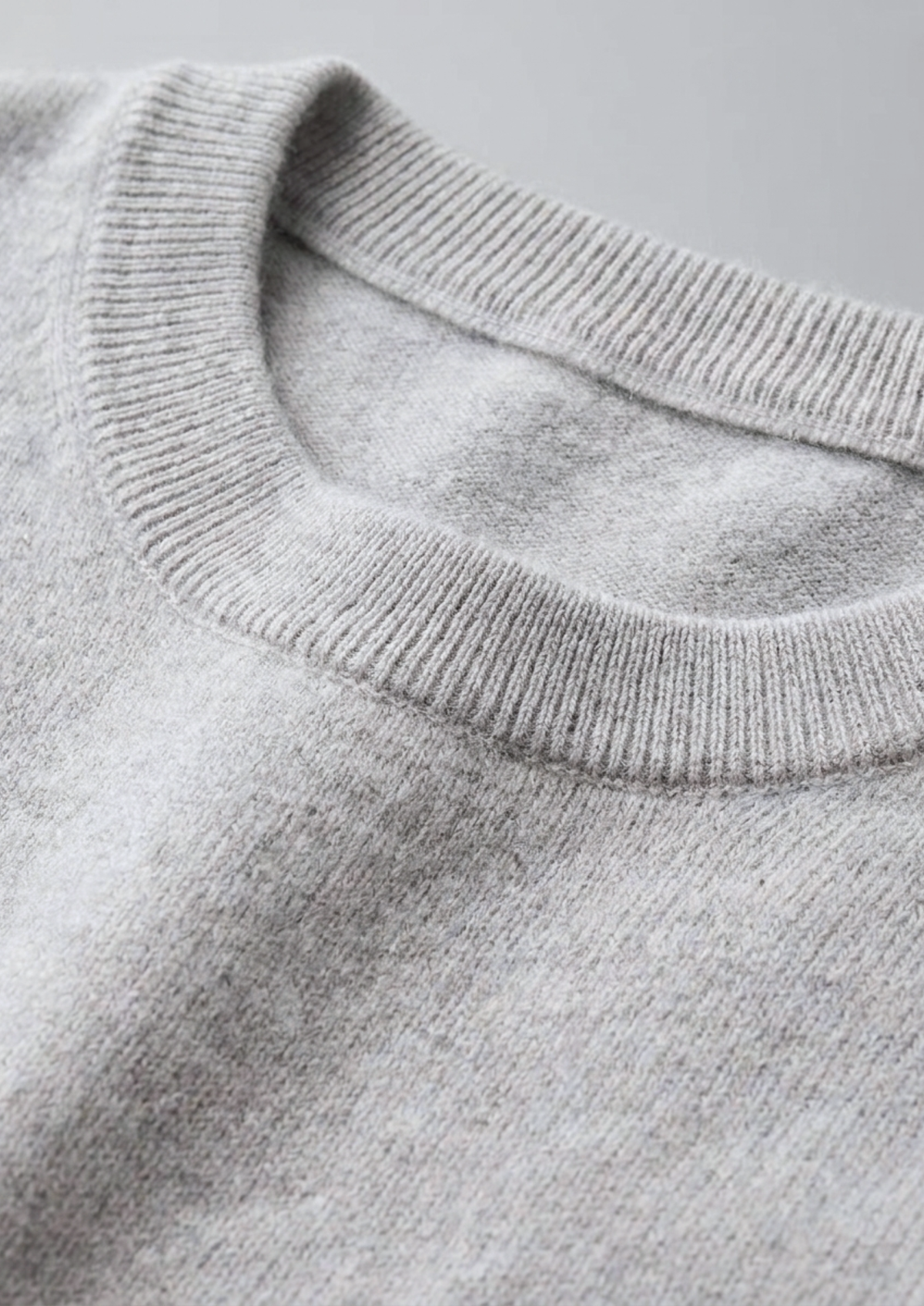 Premium Cashmere Classic Crewneck T-Shirt - Light Gray | Apuro