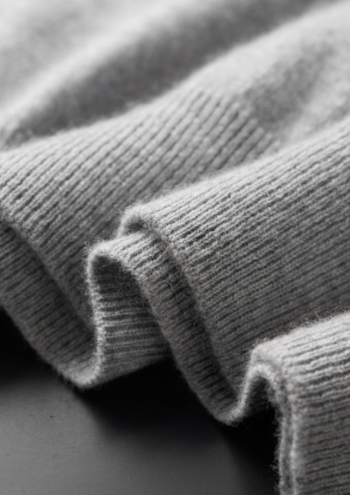 Premium Cashmere Classic Crewneck T-Shirt - Light Gray | Apuro