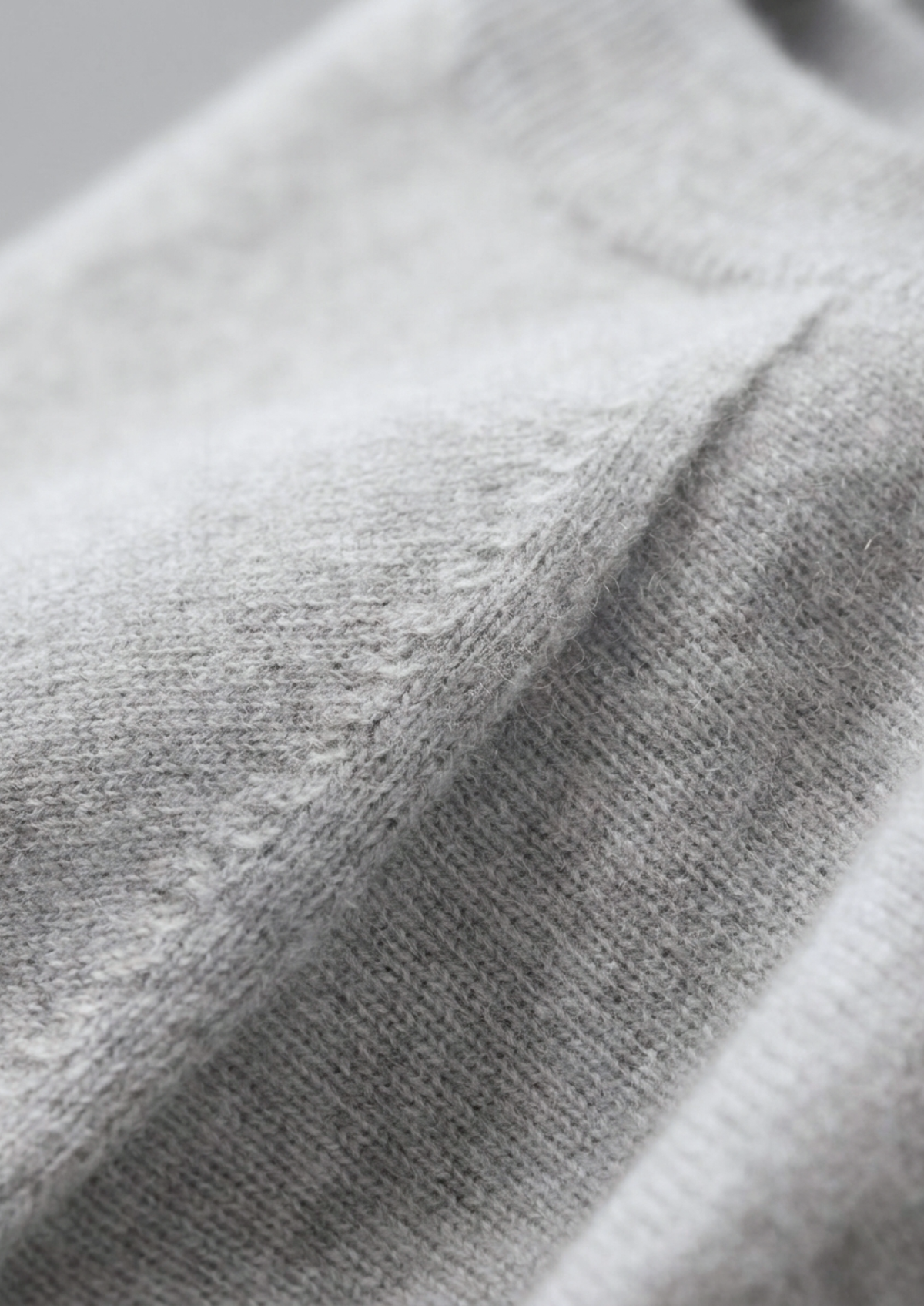 Premium Cashmere Classic Crewneck T-Shirt - Light Gray | Apuro