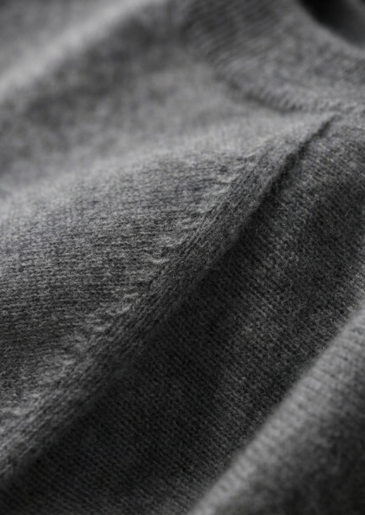 Premium Cashmere Classic Crewneck T-Shirt - Dark Gray | Apuro