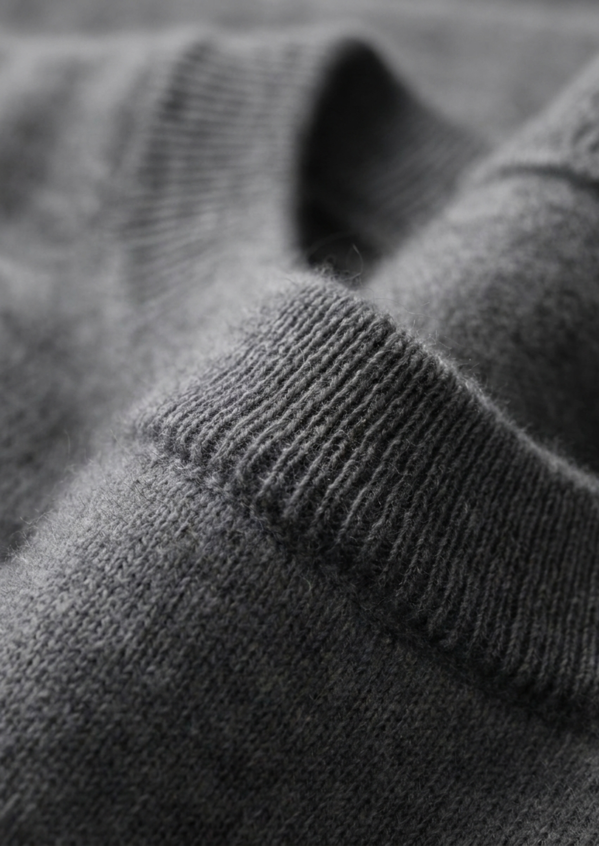 Premium Cashmere Classic Crewneck T-Shirt - Dark Gray | Apuro