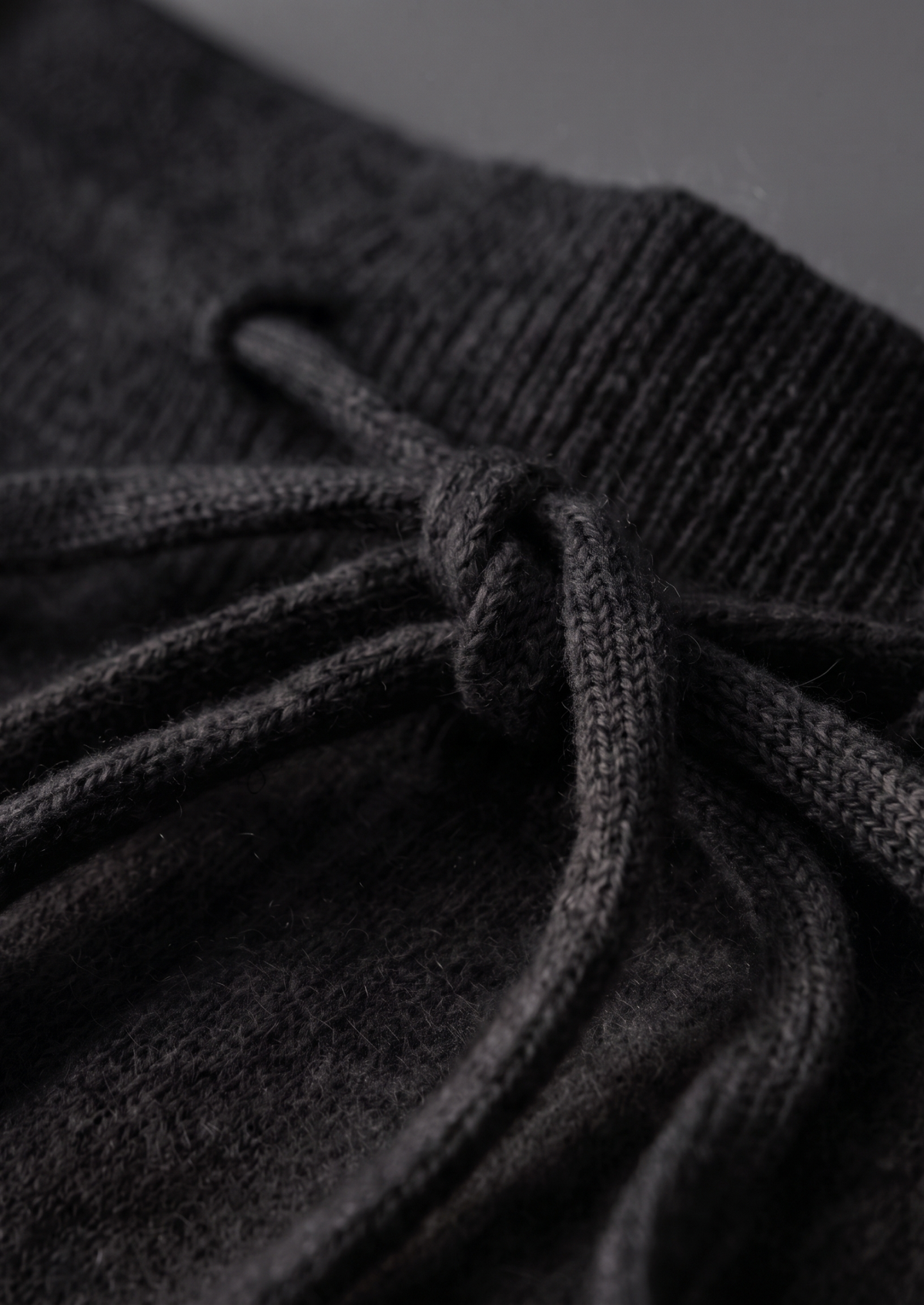 Pure Extra-Fine Merino Wool Black Luzzo Set | Apuro