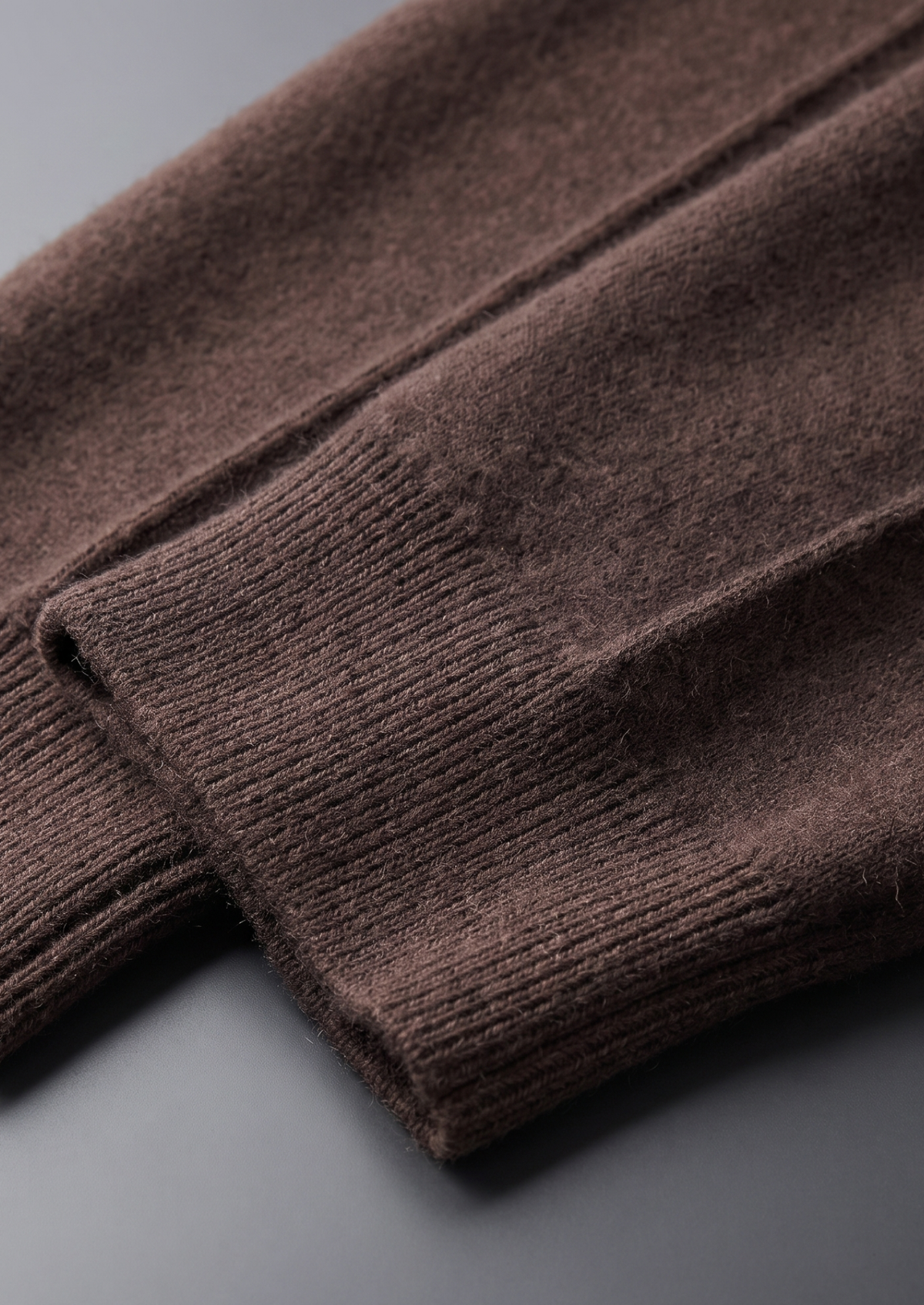 Pure Extra-Fine Merino Wool Dark Brown Luzzo Set | Apuro